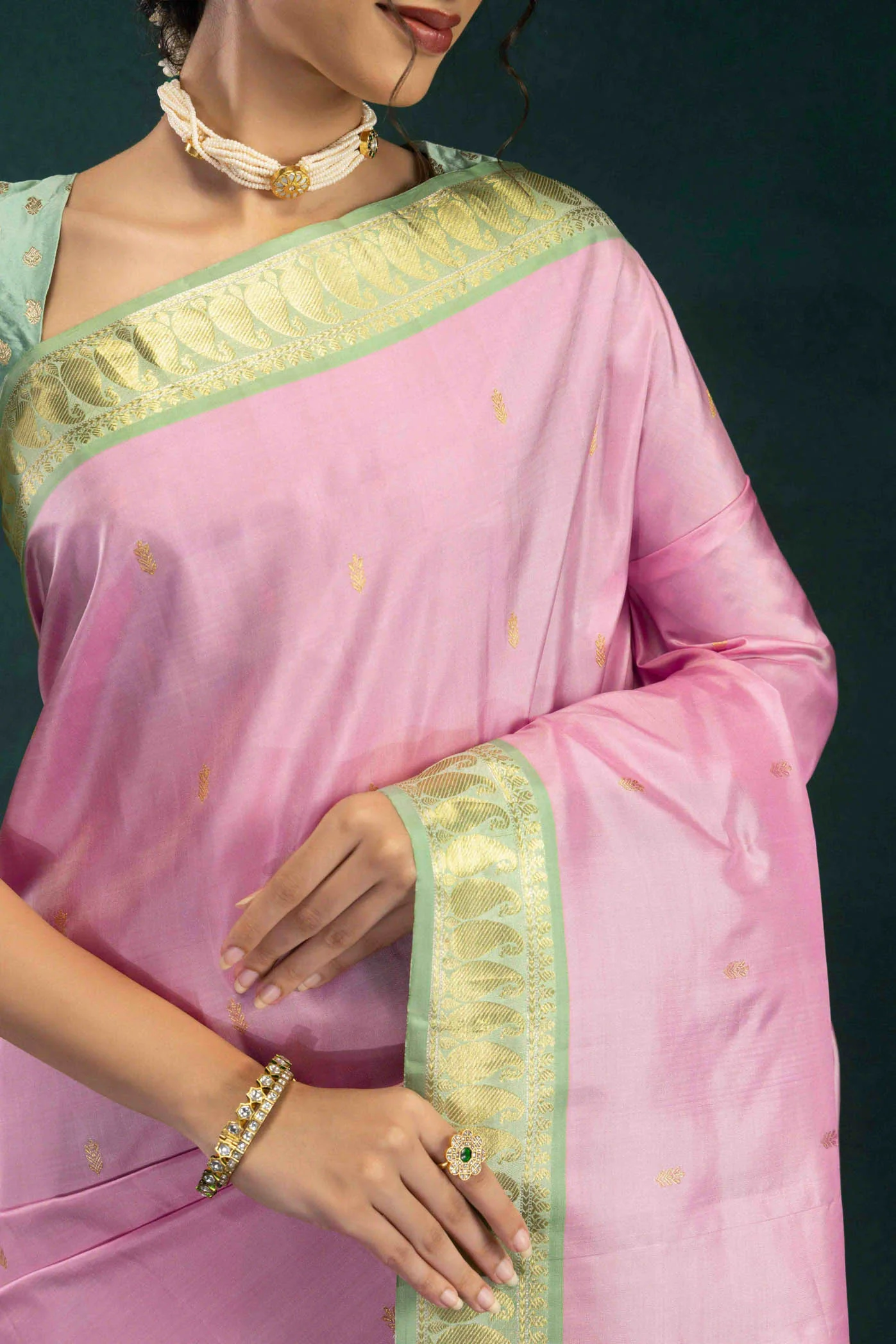 Aabha-Pink with Green Half and Half Kanchipuram Silk Saree - Image 4