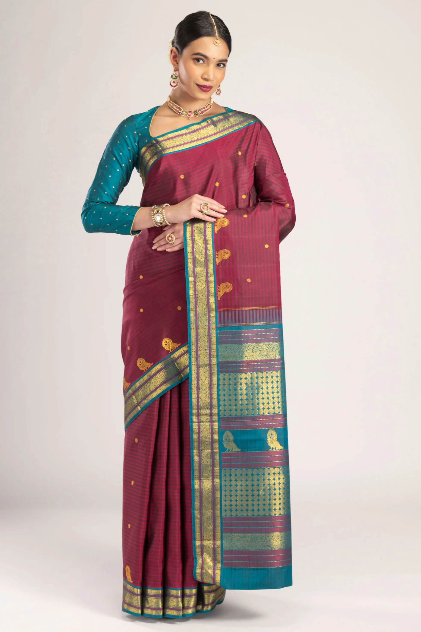 Aaradhya-Pink with Maroon Dual Tone Kanchipuram Silk Saree - Image 2