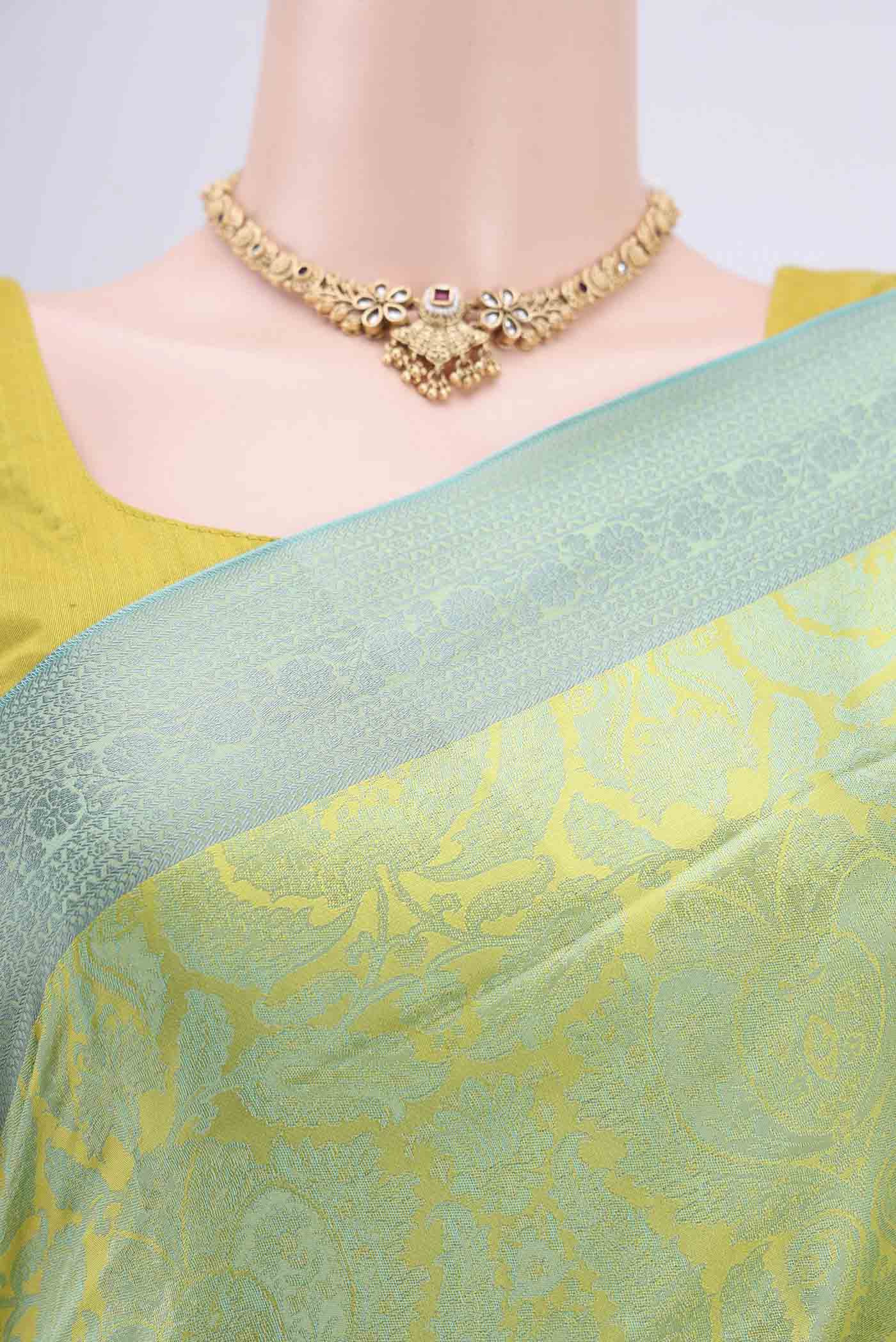 Green Soft Silk Saree - Image 2