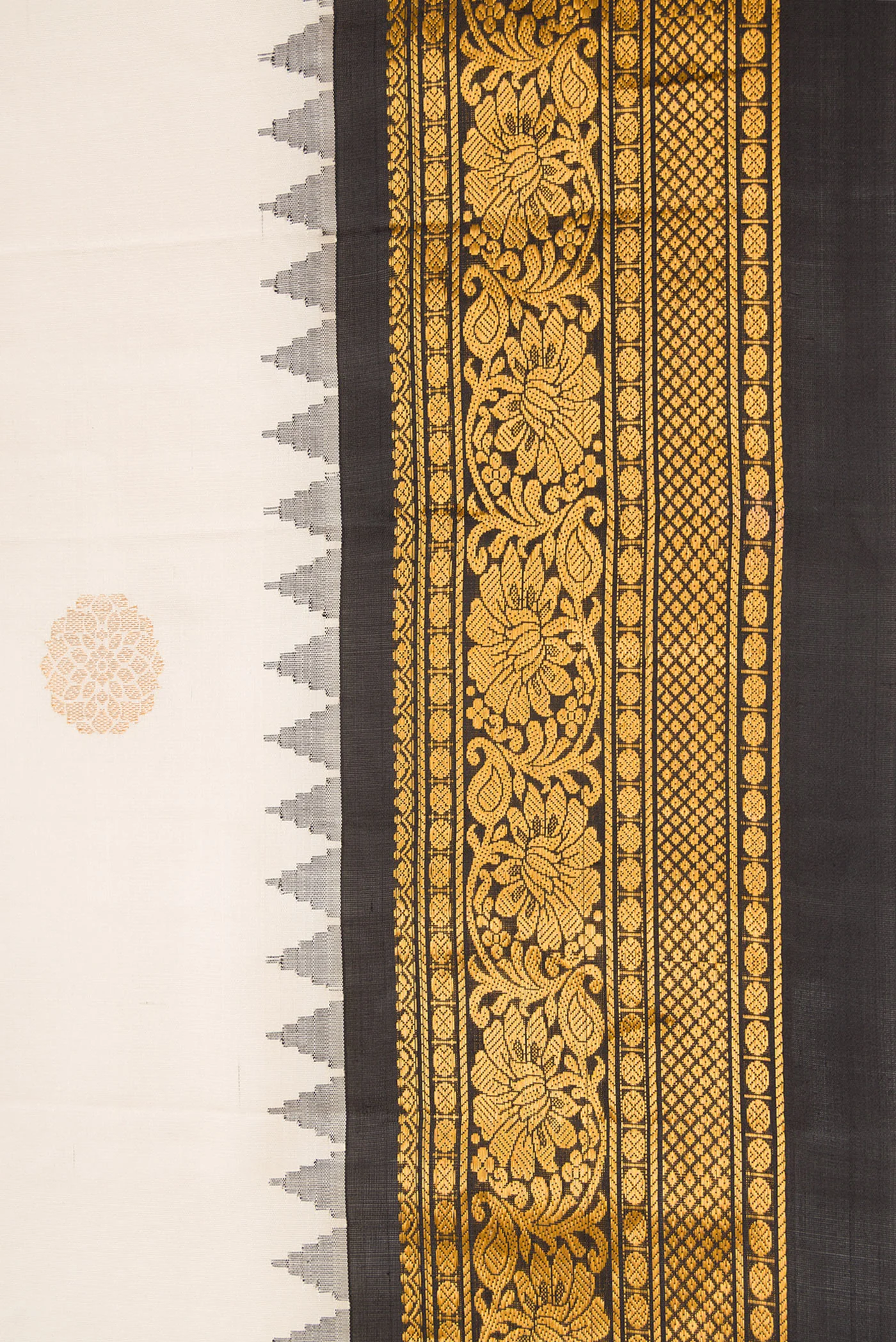 Cream Gadwal Silk Saree - Image 3