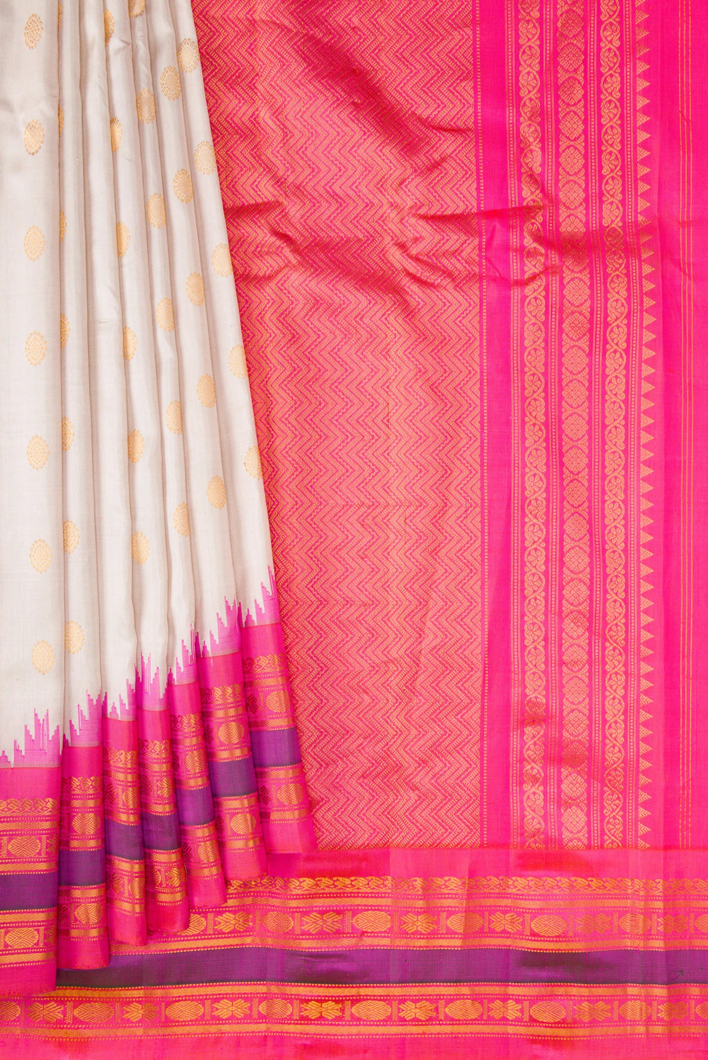 Off White Gadwal Silk Saree - Image 4