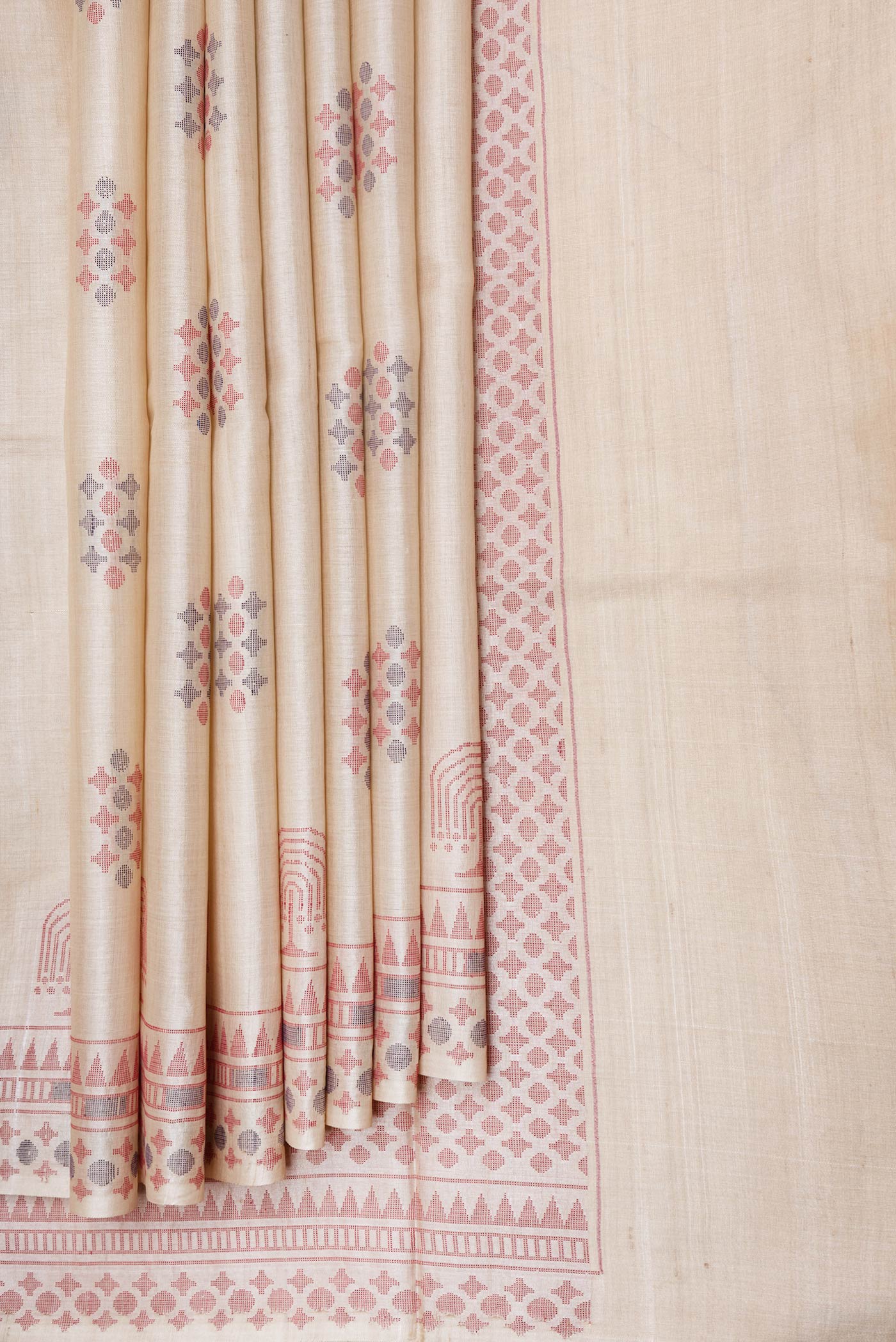 Beige Tussar Silk Saree - Image 4
