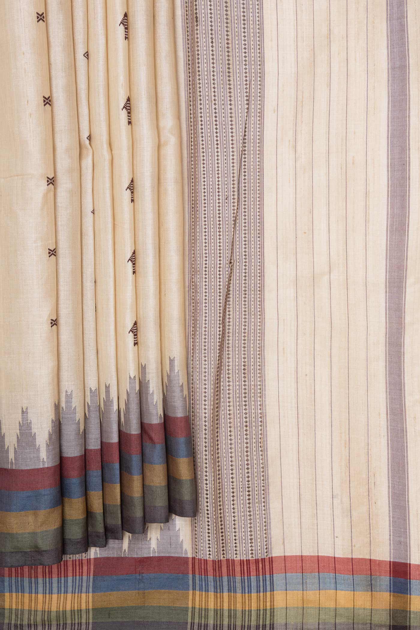 Beige Dual Tone Tussar Silk Saree - Image 4