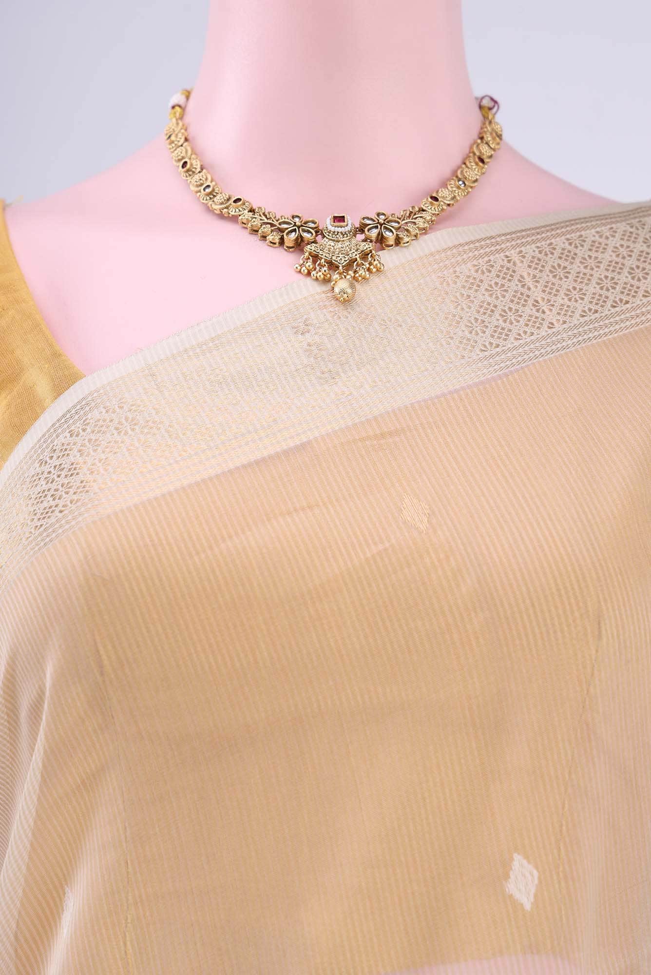 Beige Maheshwari Silk Cotton Saree - Image 3