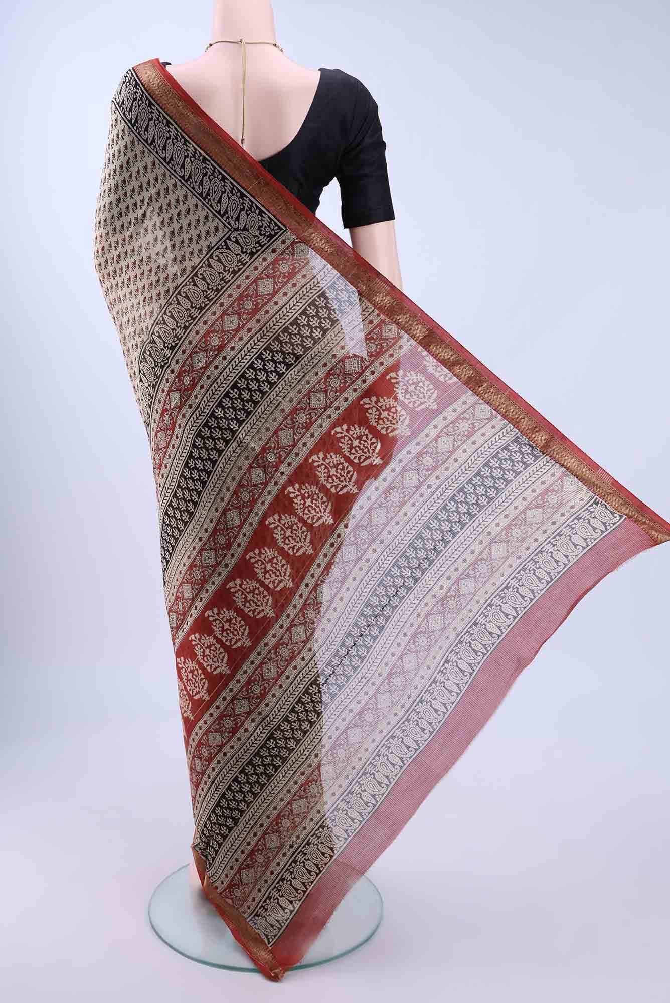 Beige Maheshwari Silk Cotton Saree - Image 3