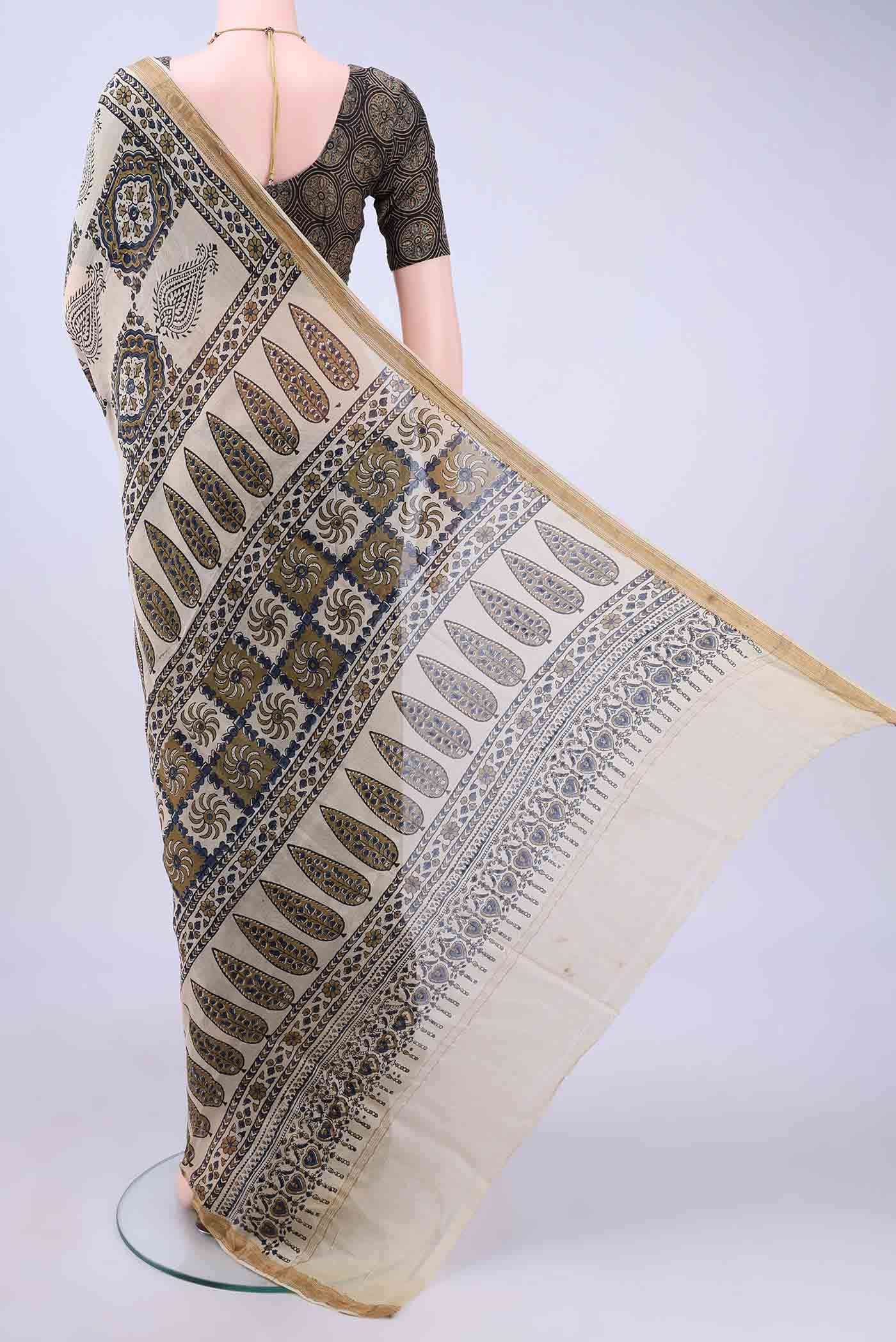 Beige Maheshwari Silk Cotton Saree - Image 2