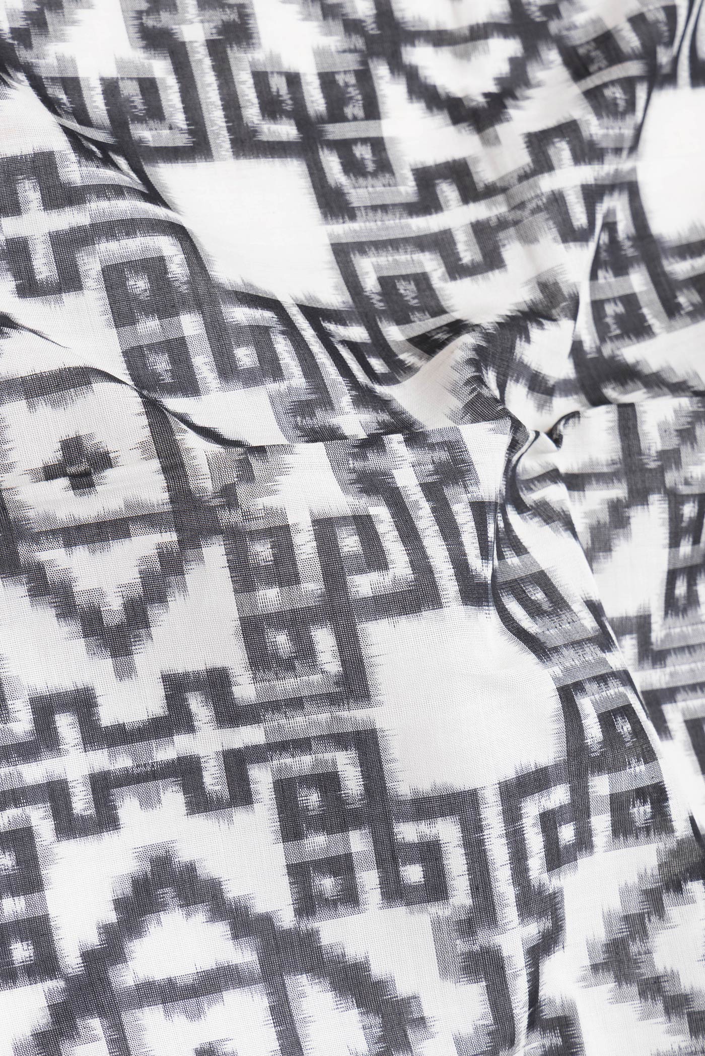 White Pochampally Cotton Saree - Image 2