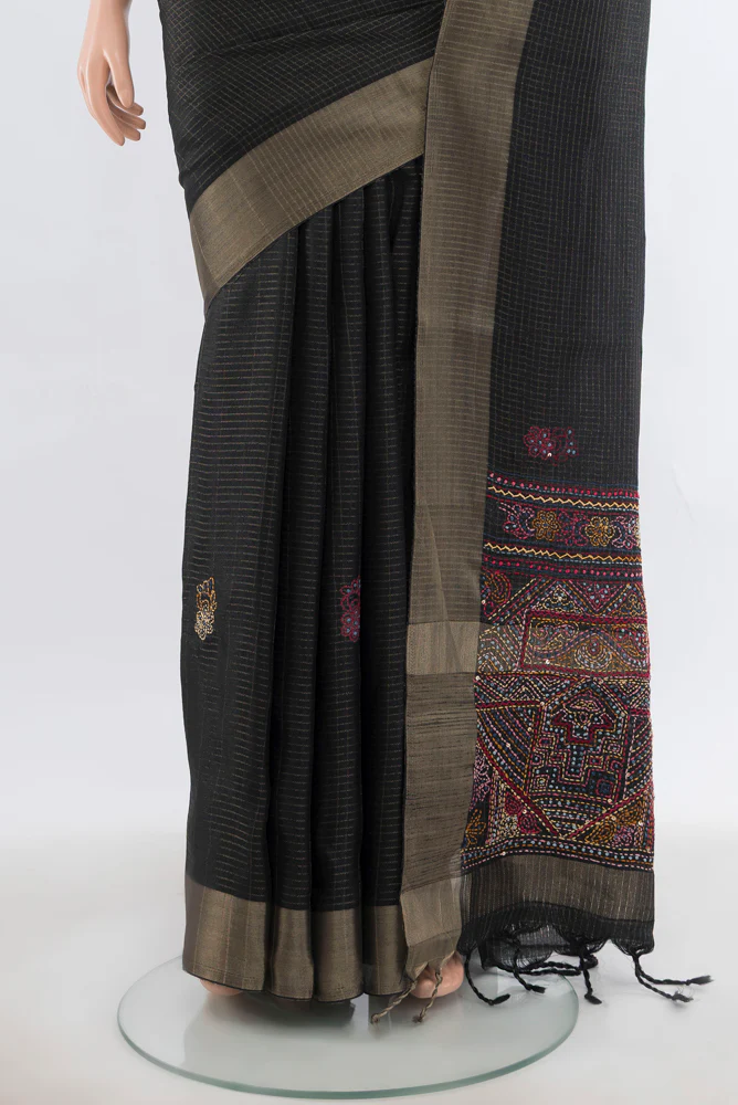 Black Blended Art Silk Saree - Image 3