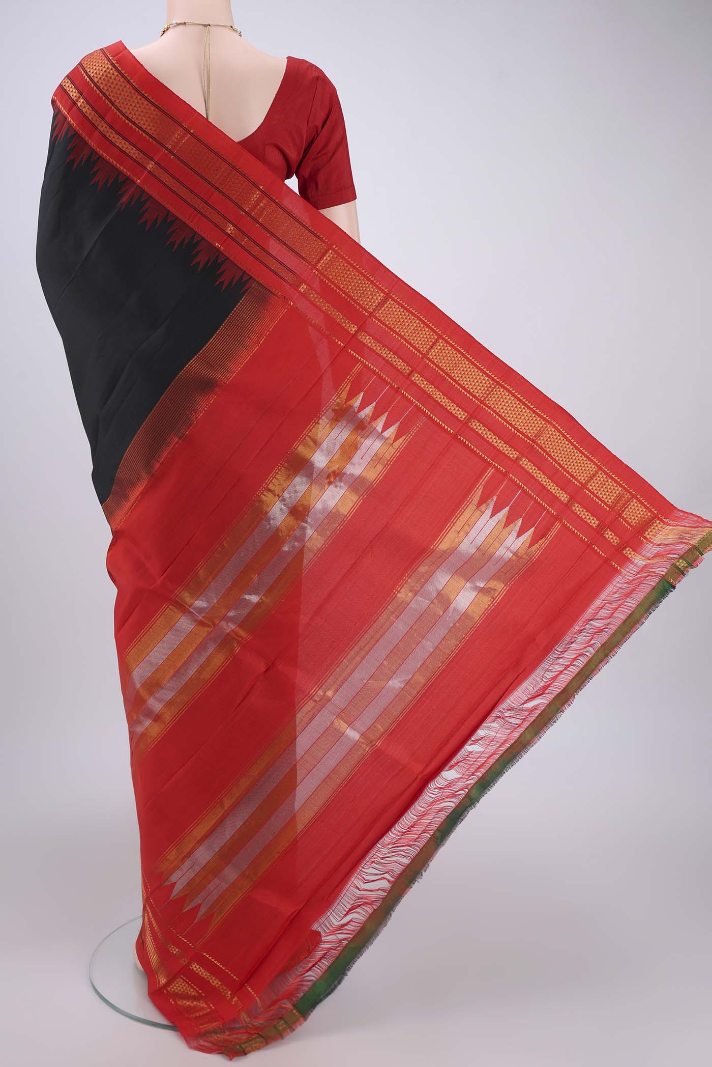 Black Bangalore Silk Saree - Image 3