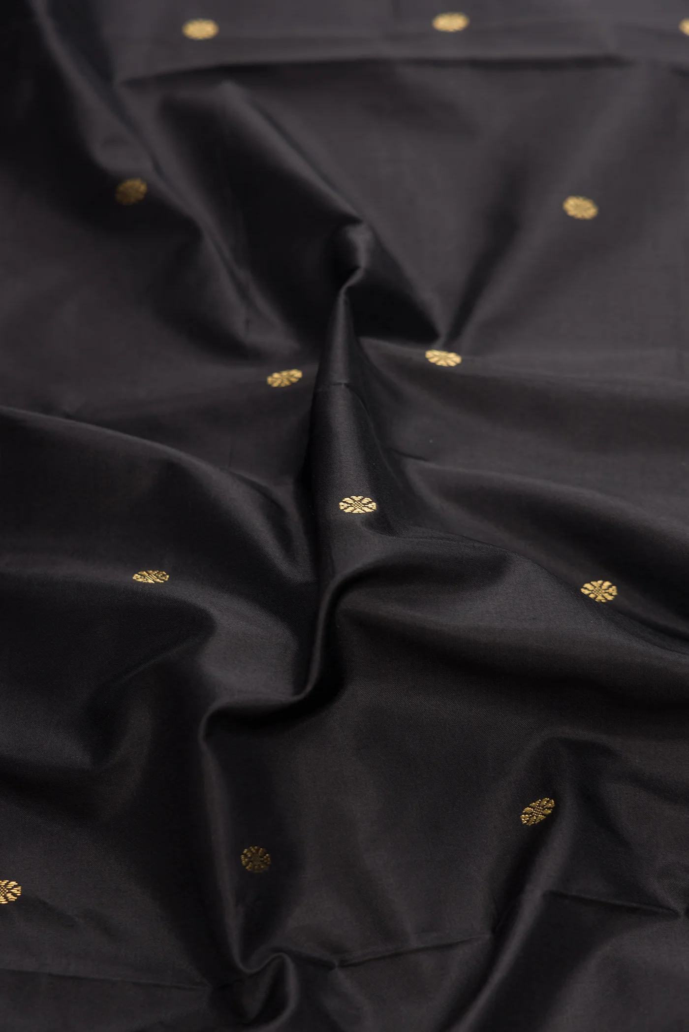 Black Bangalore Silk Saree - Image 2