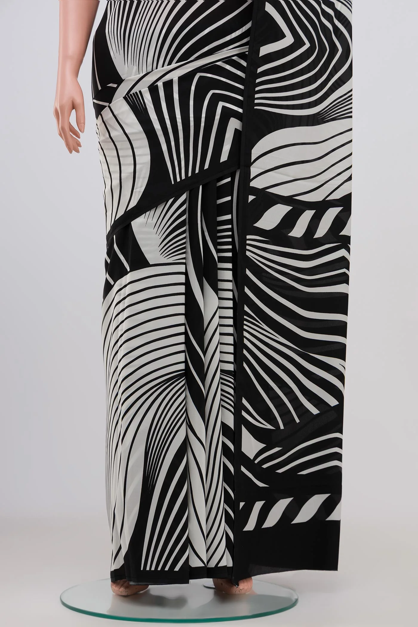 Black Mysore Crepe Saree - Image 3