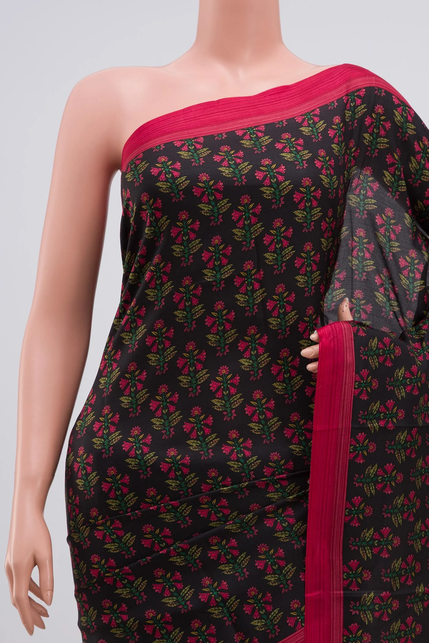 Black Printed Silk Saree - Image 2