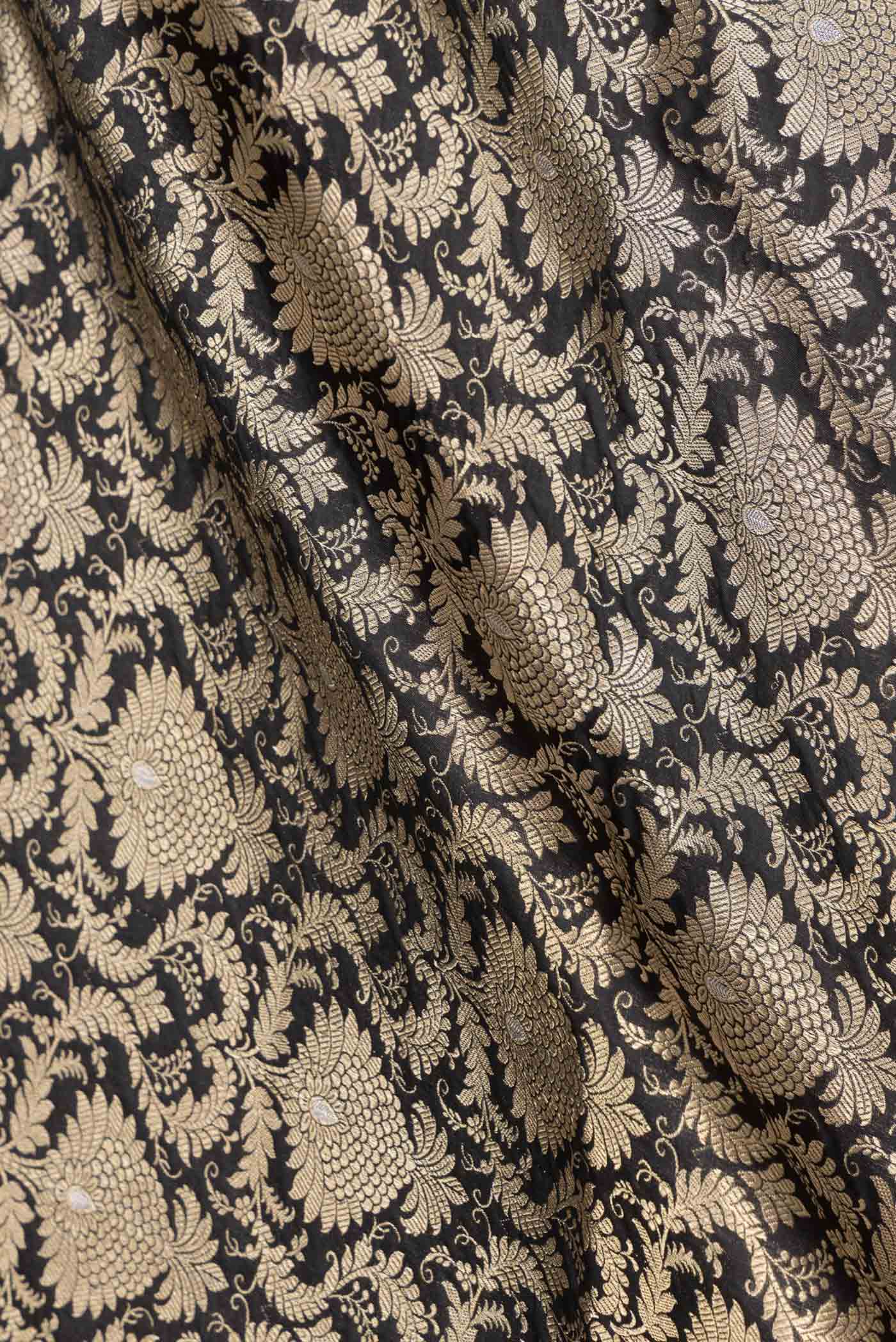 Black Dual Tone Banarasi Silk Saree - Image 2
