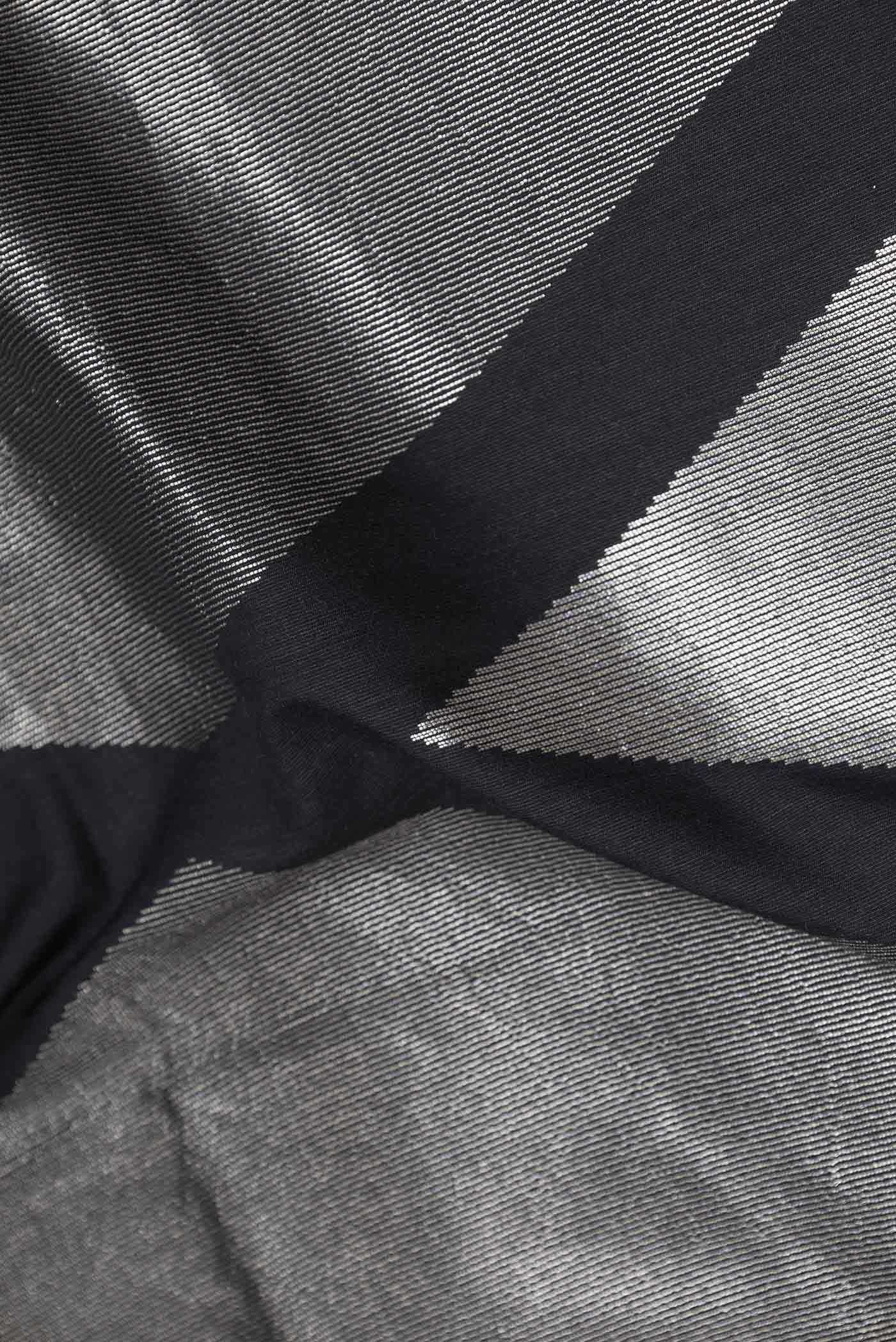 Black Dual Tone Banarasi Silk Saree - Image 2