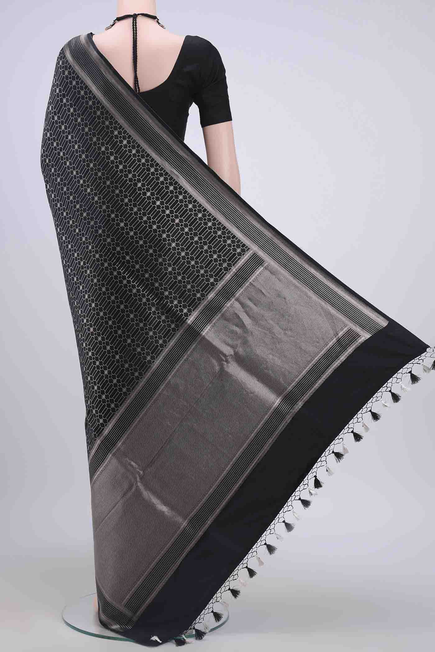 Black Dual Tone Banarasi Silk Saree - Image 3