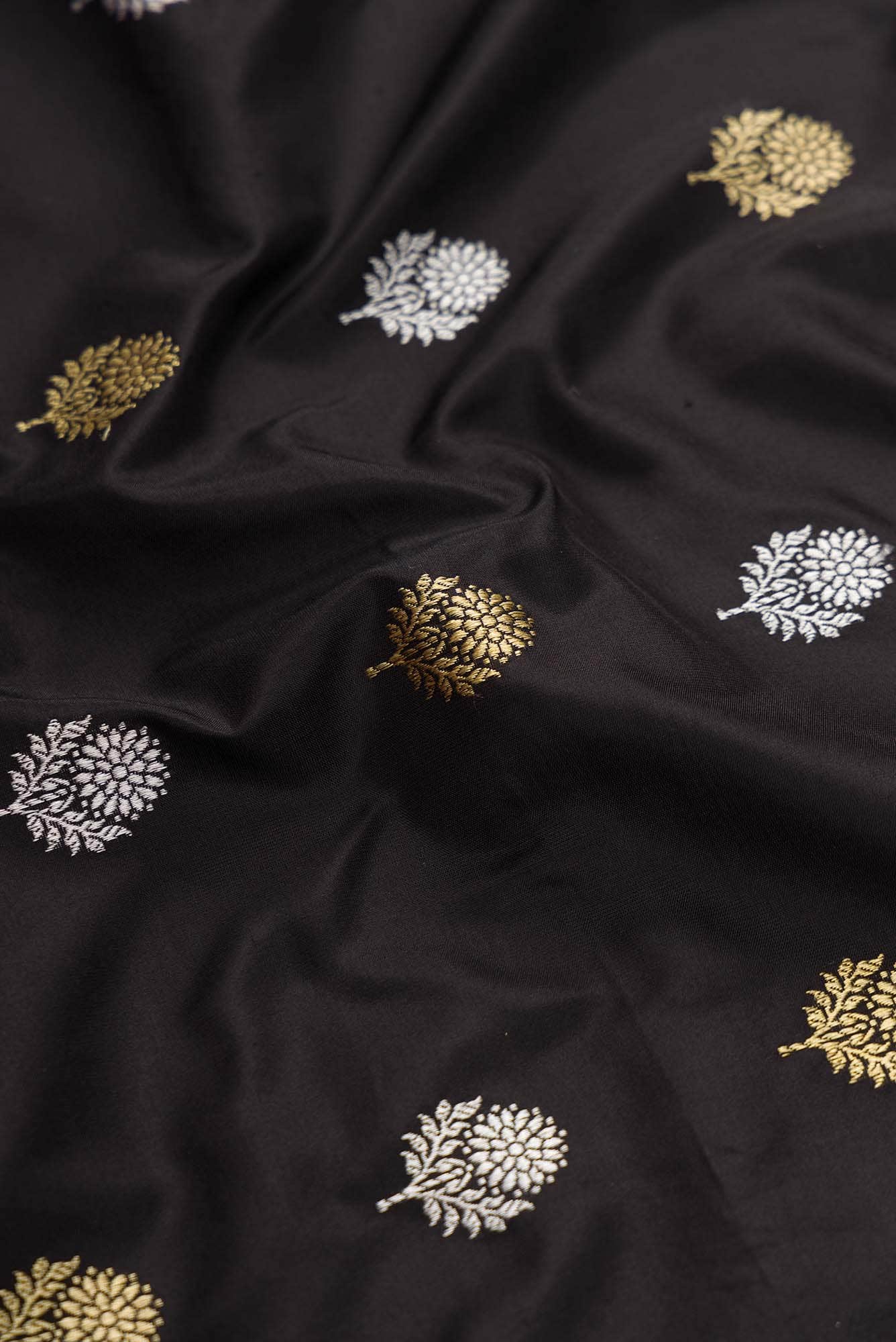 Black Dual Tone Banarasi Silk Saree - Image 3