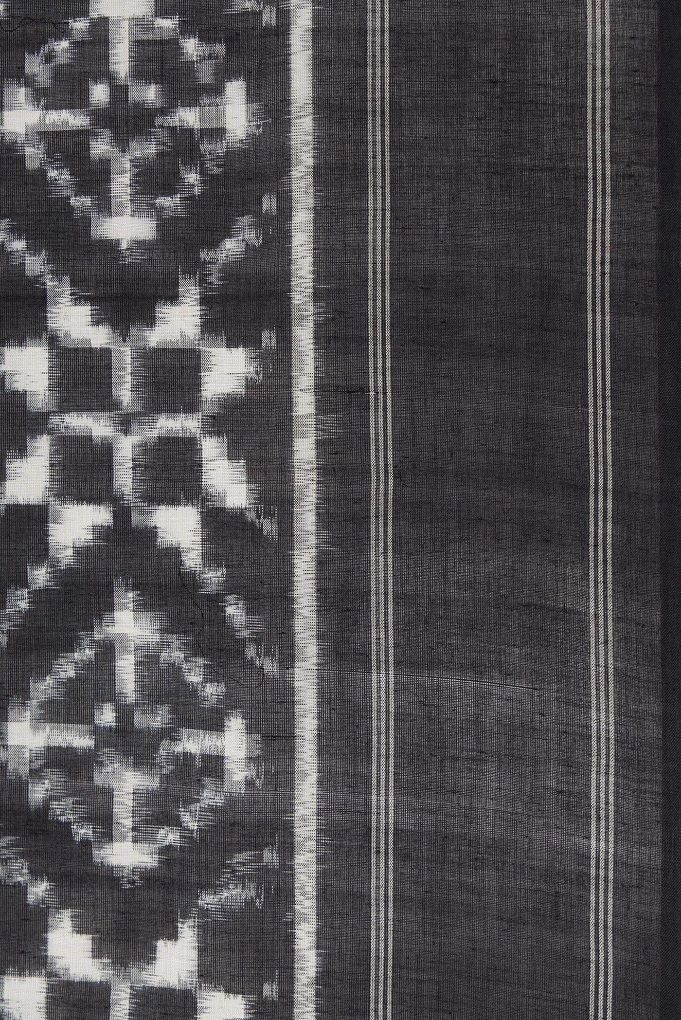 Black Pochampally Cotton Saree - Image 3