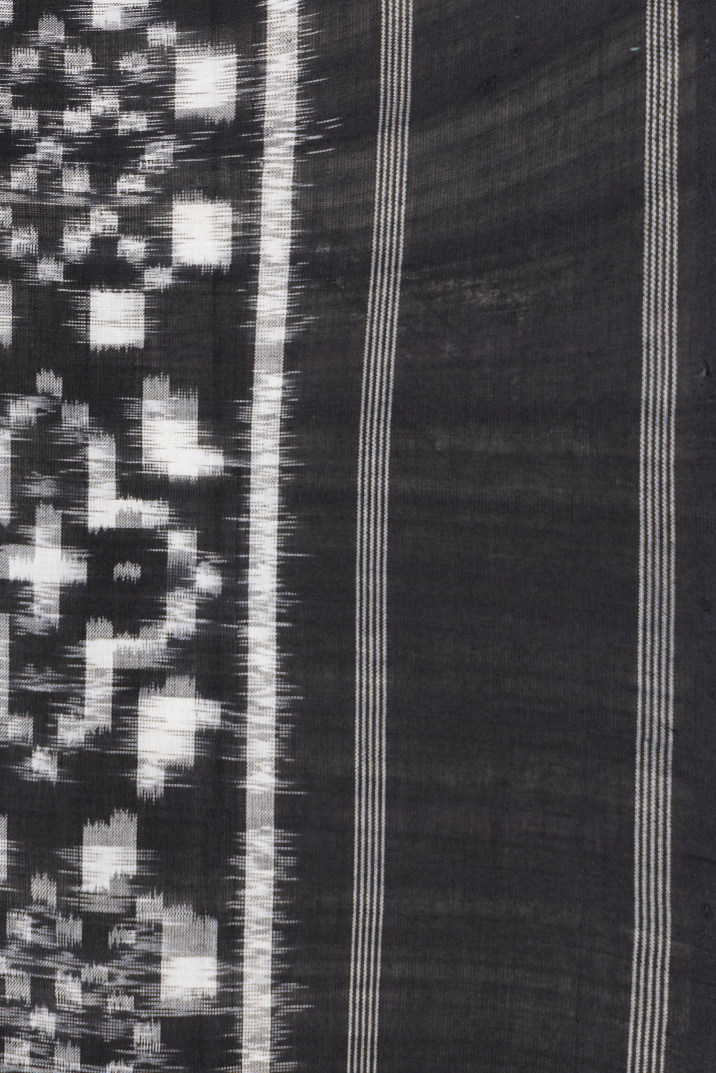 Black Pochampally Cotton Saree - Image 3