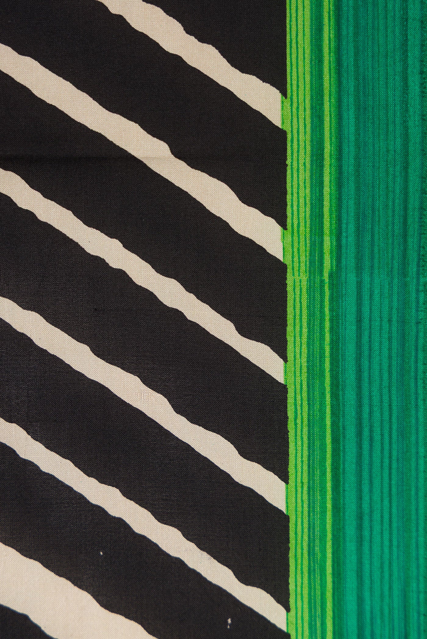 Black Printed Silk Saree - Image 3