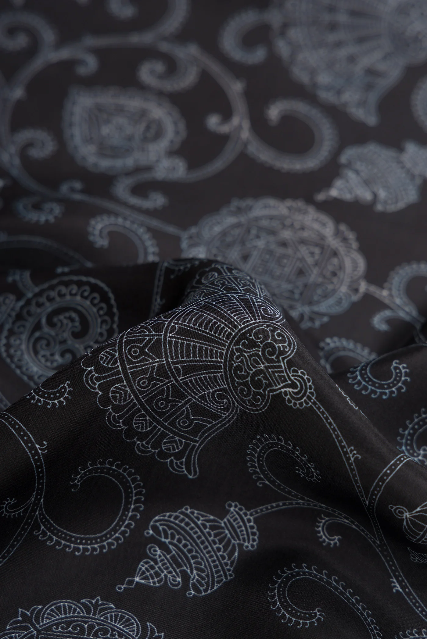 Black Printed Silk Saree - Image 2