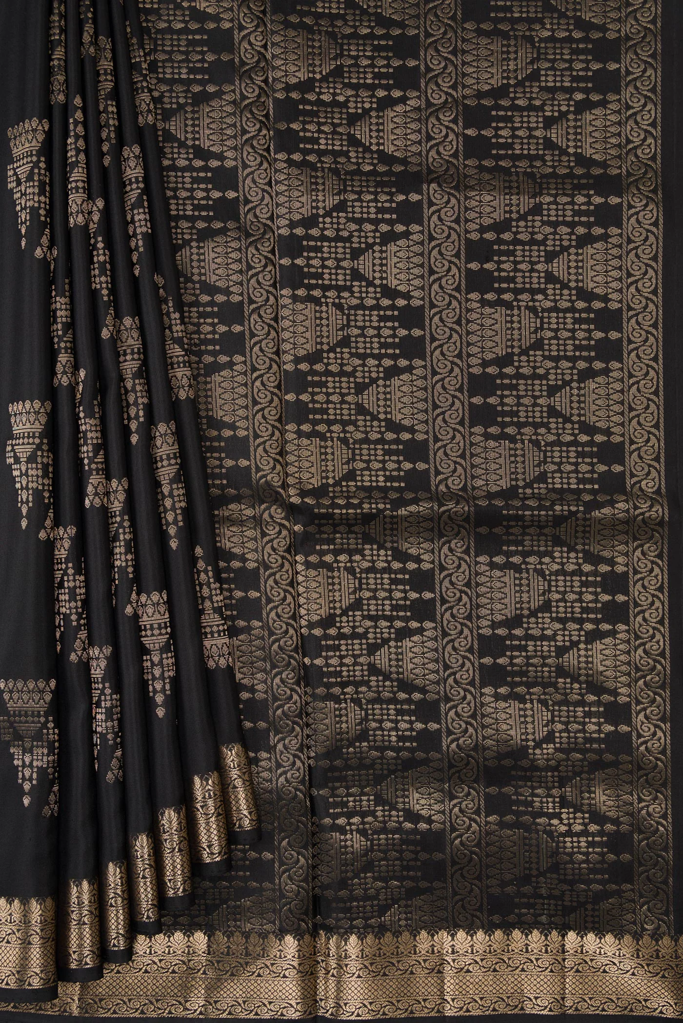 Black Soft Silk Saree - Image 4
