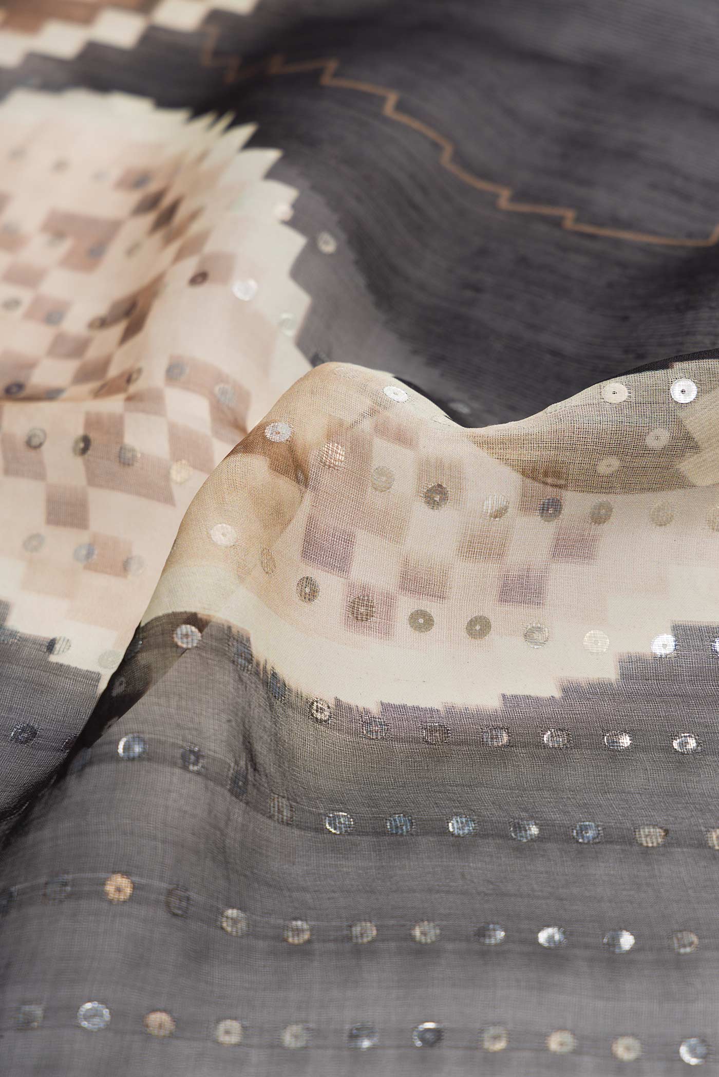 Black Dual Tone Tussar Silk Saree - Image 2