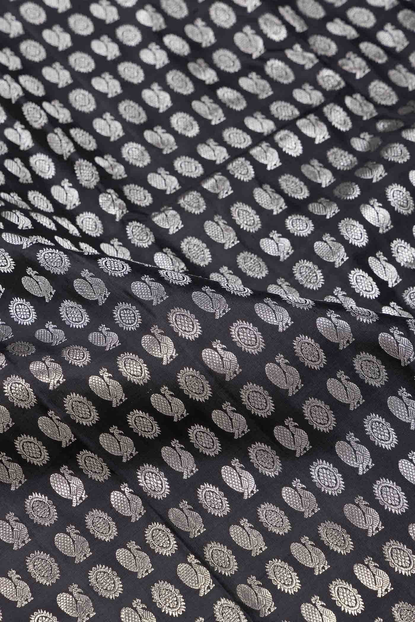 Pure Silk Pure Zari Black Kanjivaram Saree - Image 3