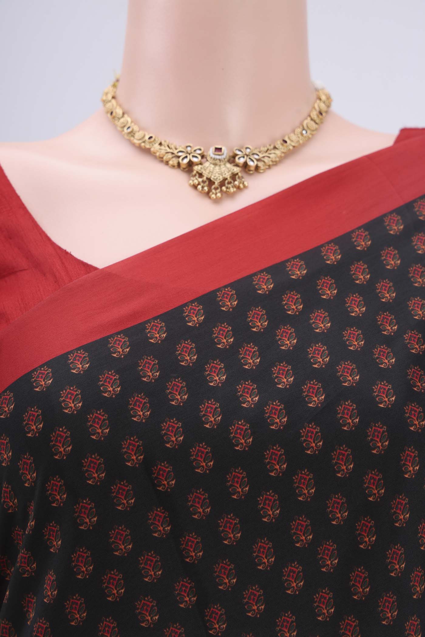 Black Printed Silk Saree - Image 2