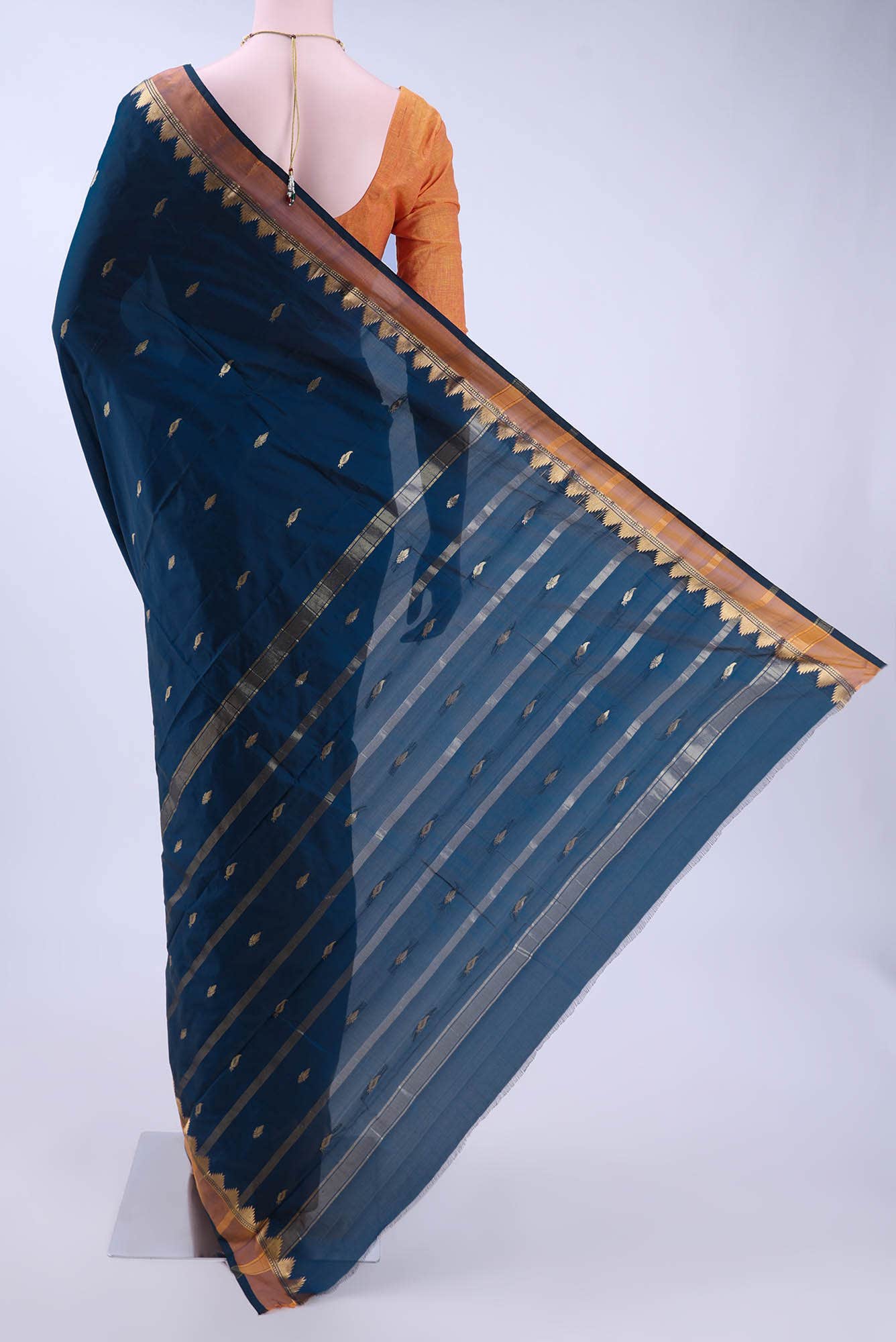Blue Blended Bangalore Silk Saree - Image 2