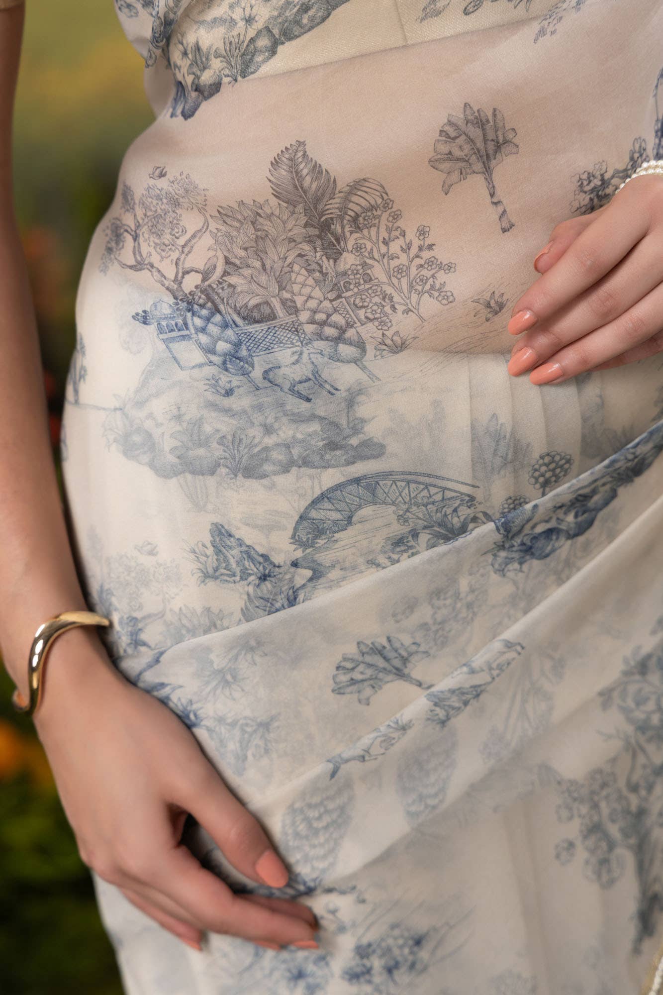 Blue Forest-White Pure Organza Silk Saree - Image 5