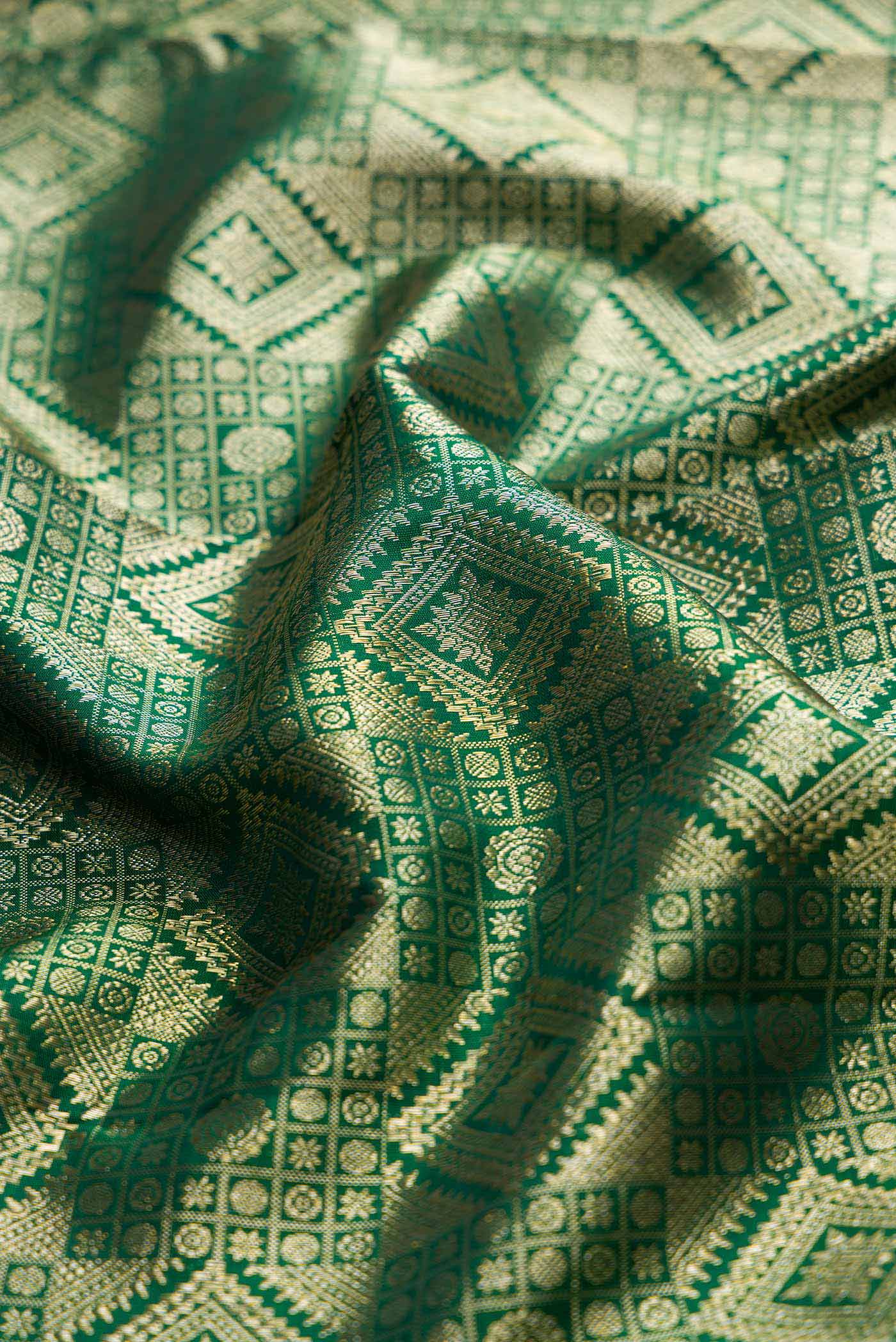 Bottle Green Dual Tone Kanchipuram Saree - Image 2
