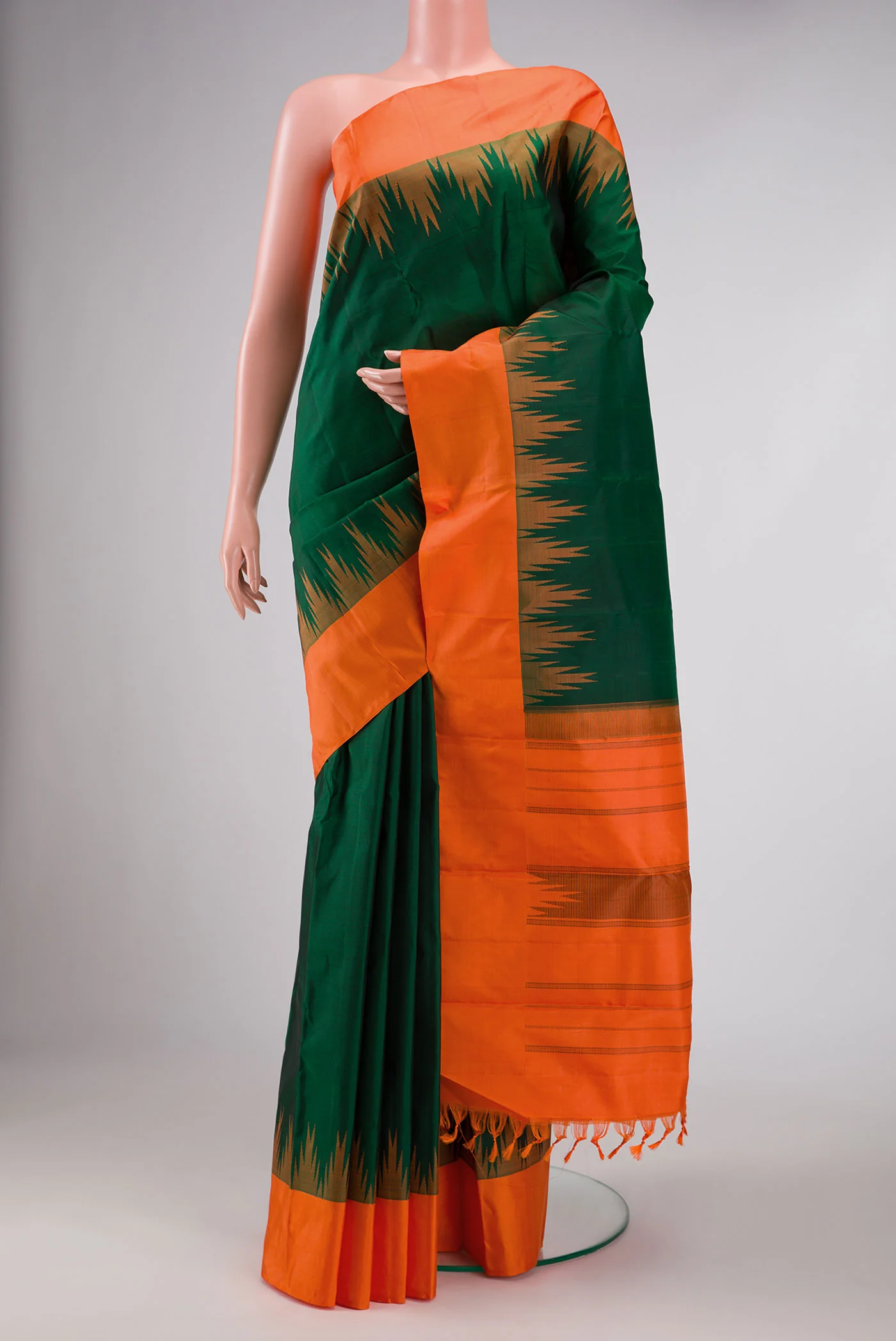 Bottle Green Dual Tone Kanchipuram Silk Saree