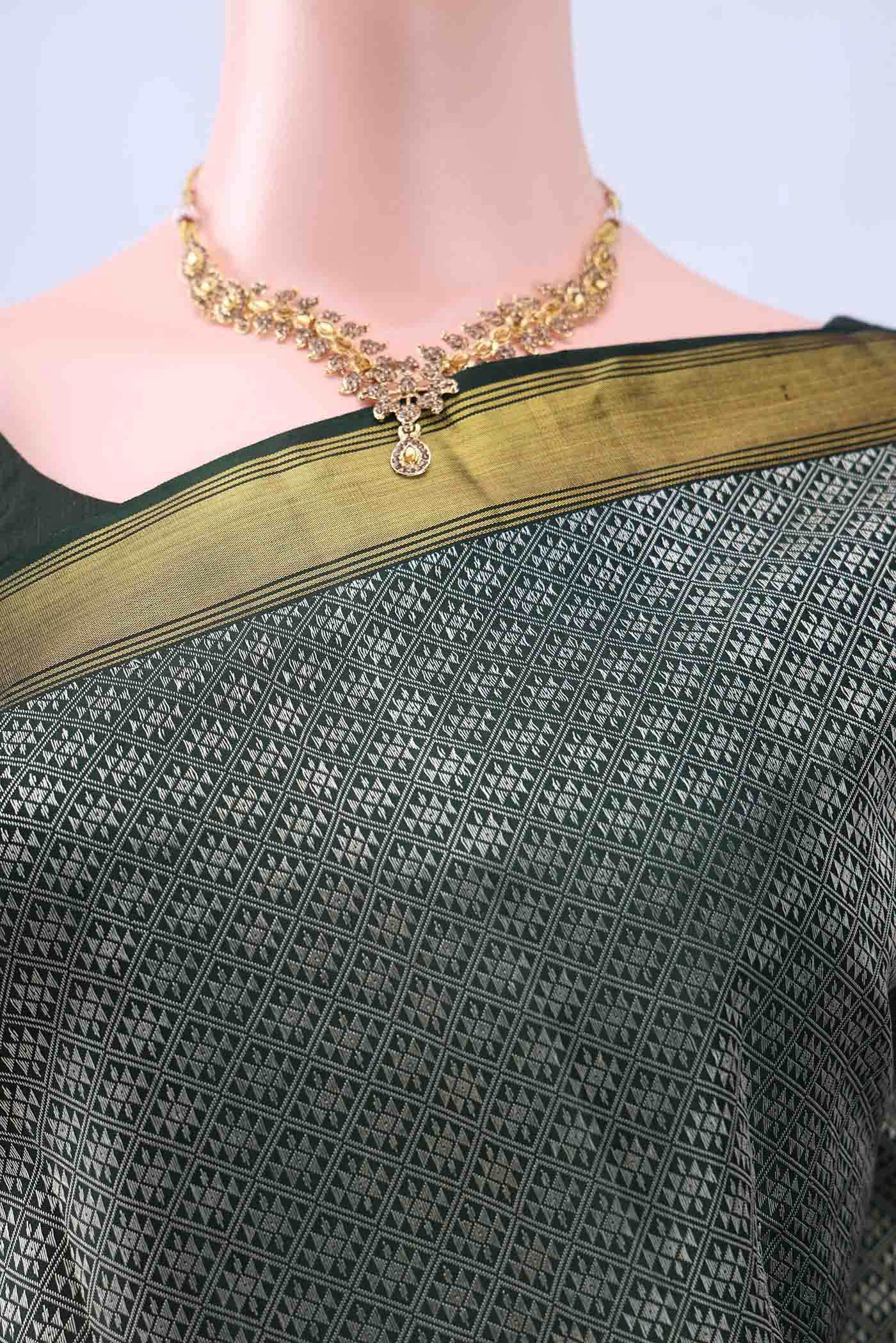 Pure Silk Pure Zari Bottle Green Dual Tone Kanjivaram Saree - Image 3
