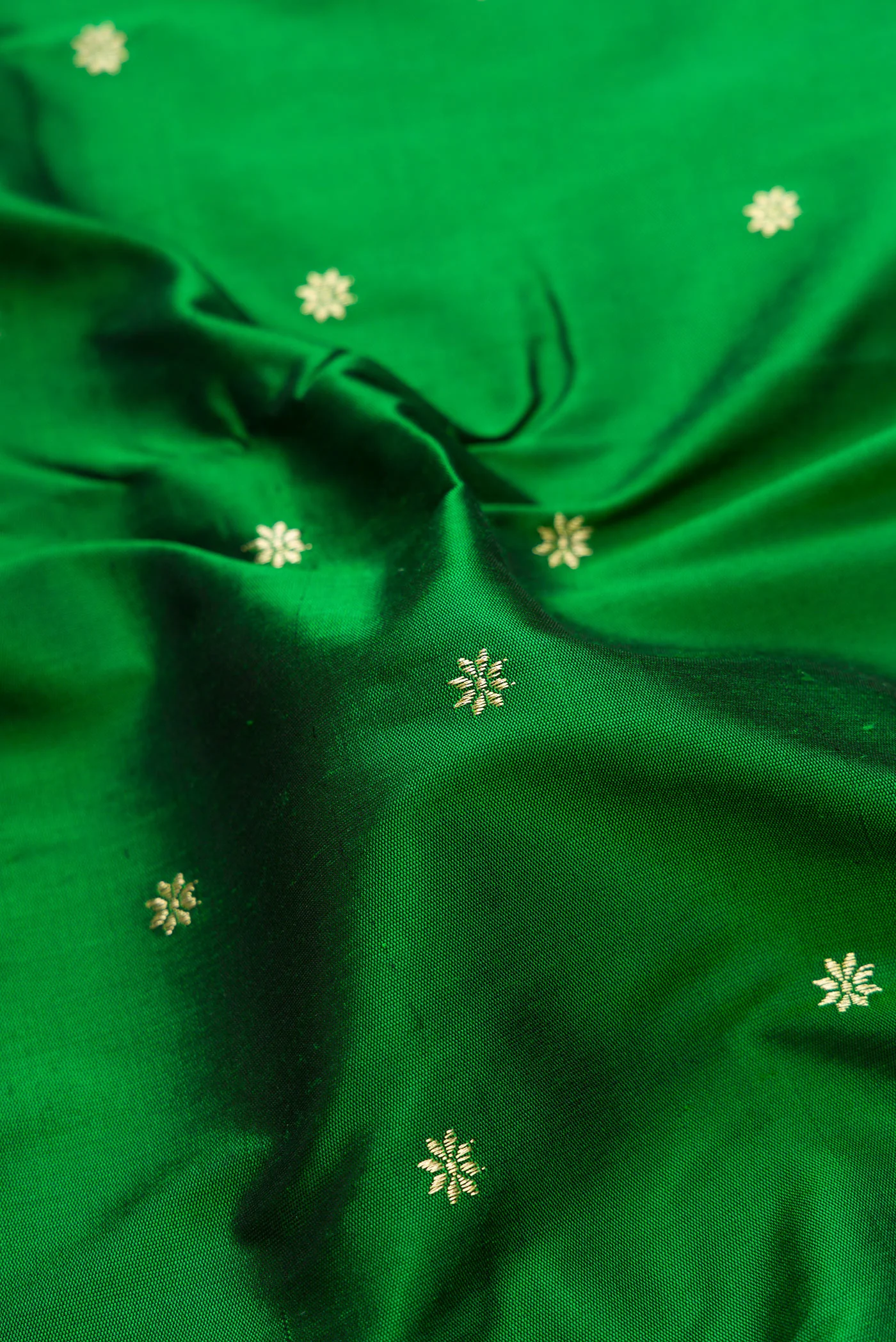 Pure Silk Pure Zari Green Paithani Saree - Image 2