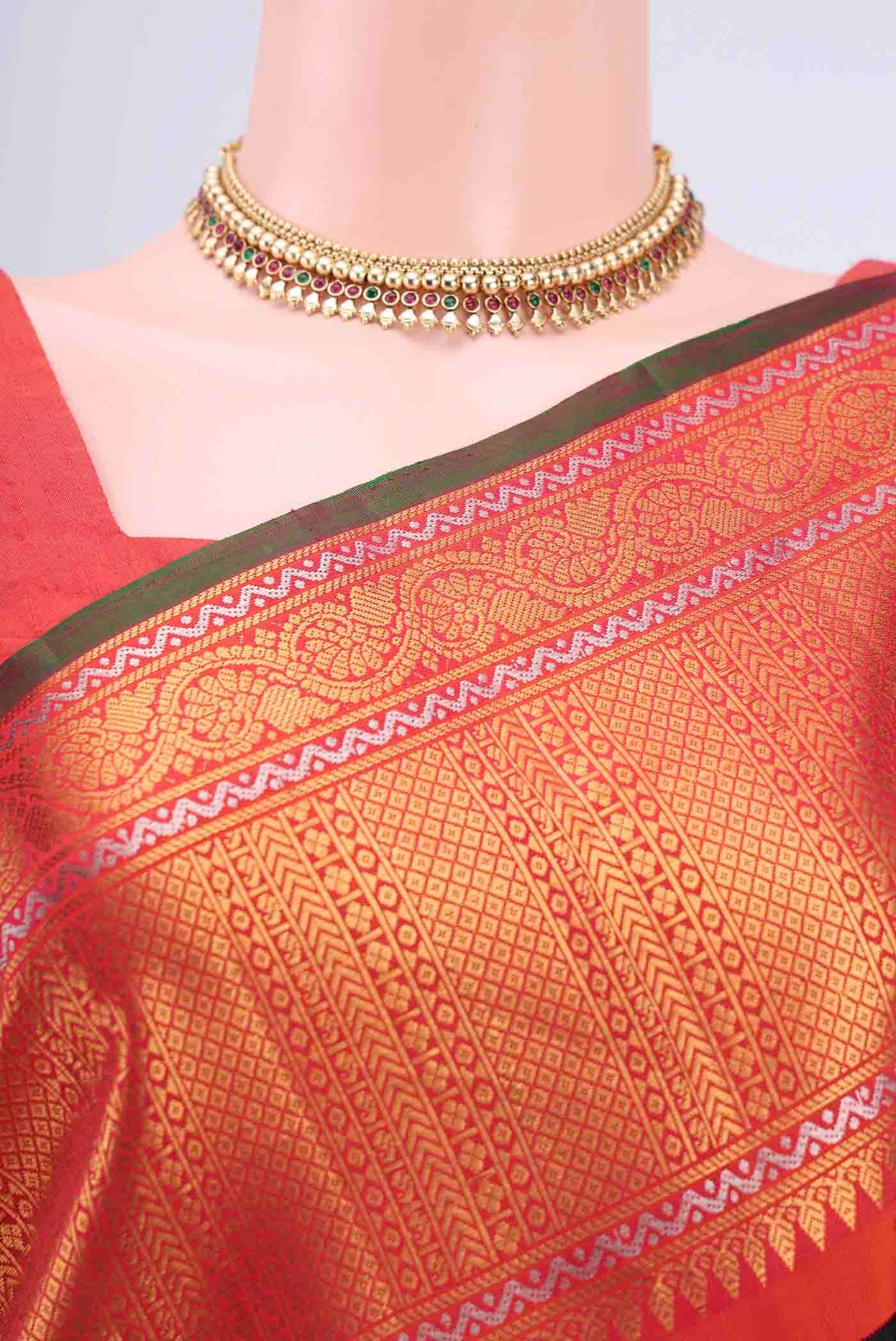 Black Gadwal Silk Saree - Image 2