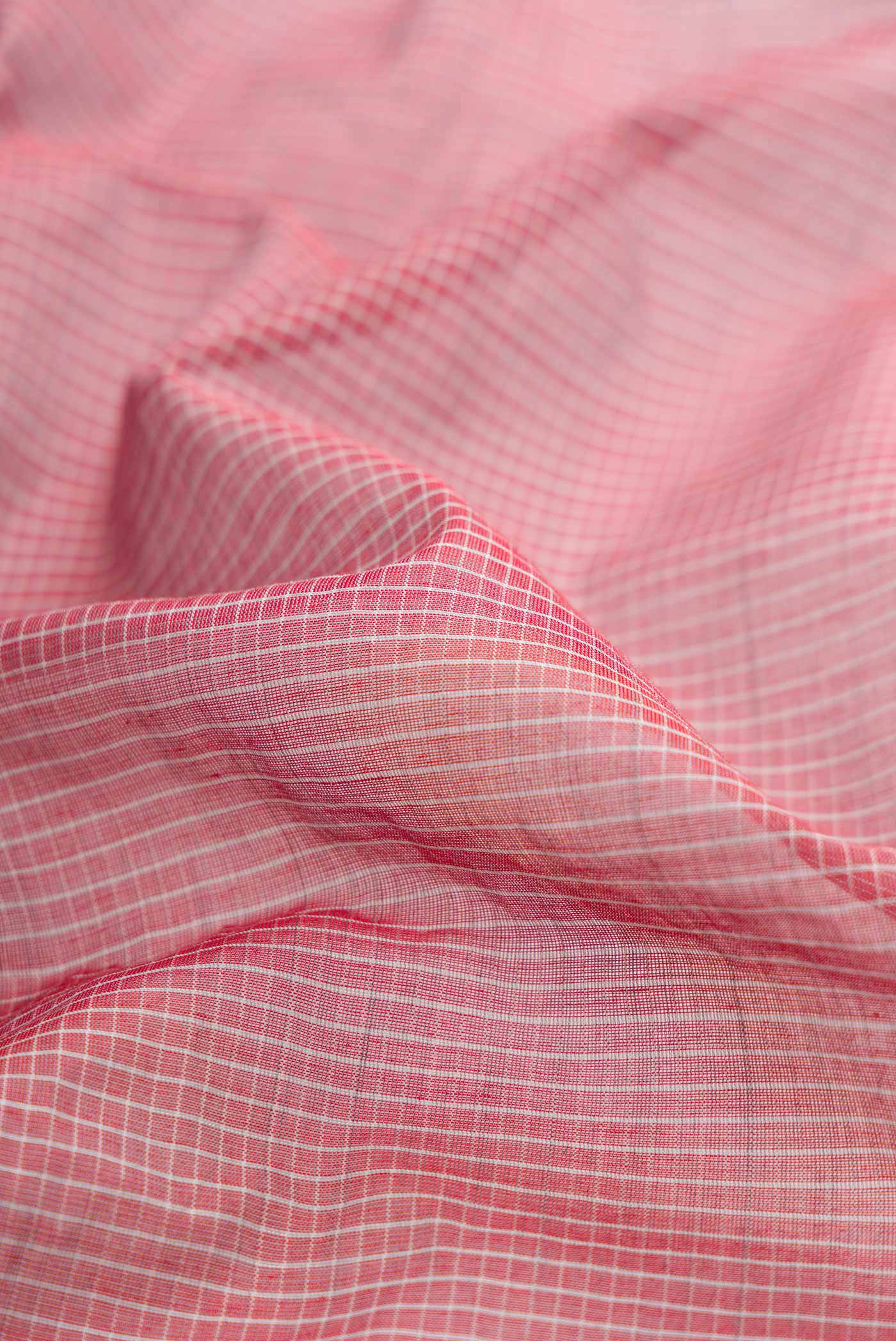 Red Gadwal cotton Saree - Image 2