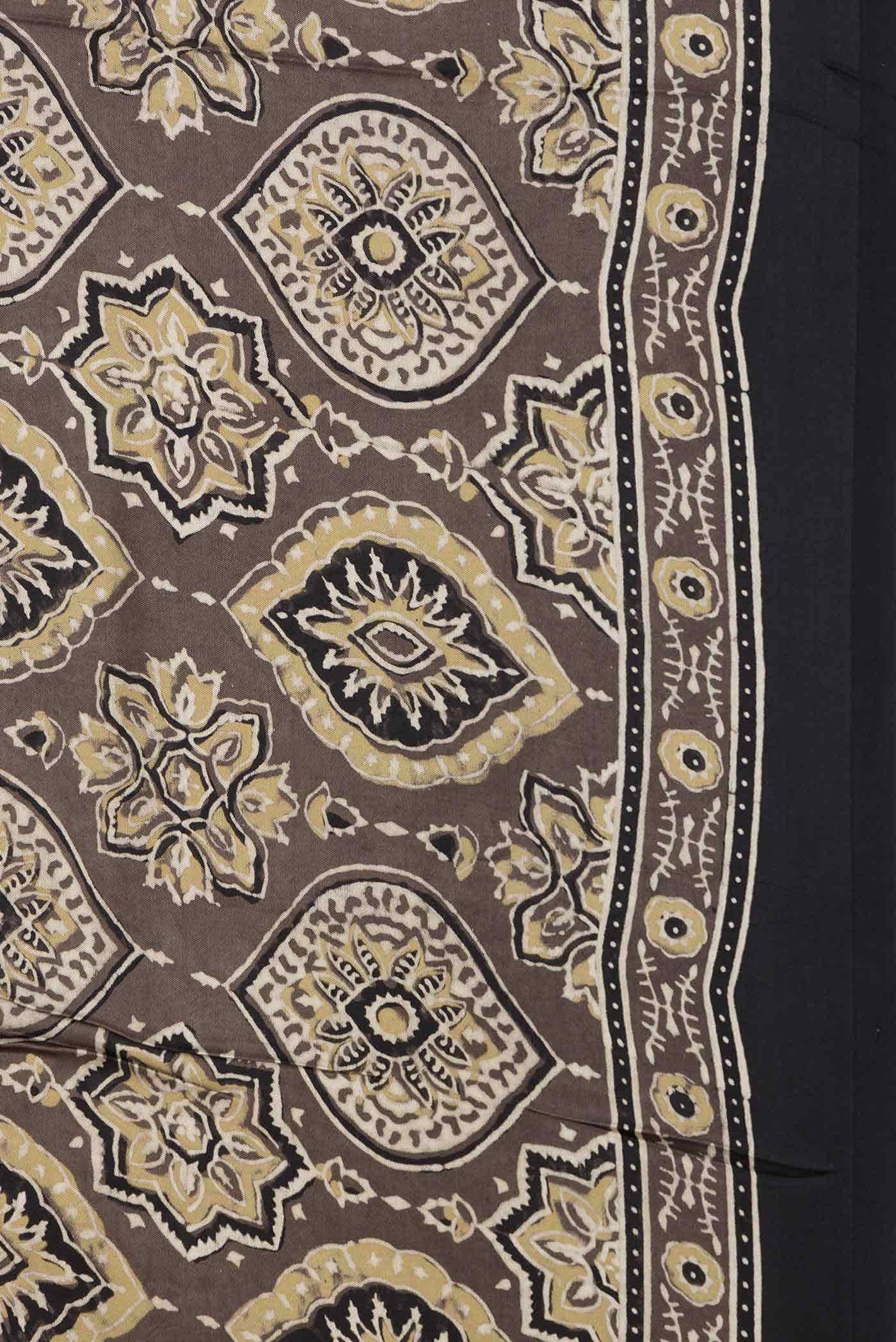 Brown Dual Tone Satin Crepe Saree - Image 3