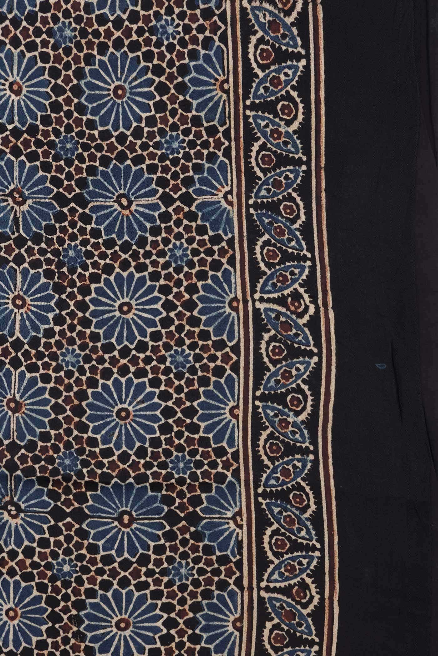 Coffee Brown Dual Tone Satin Crepe Saree - Image 3