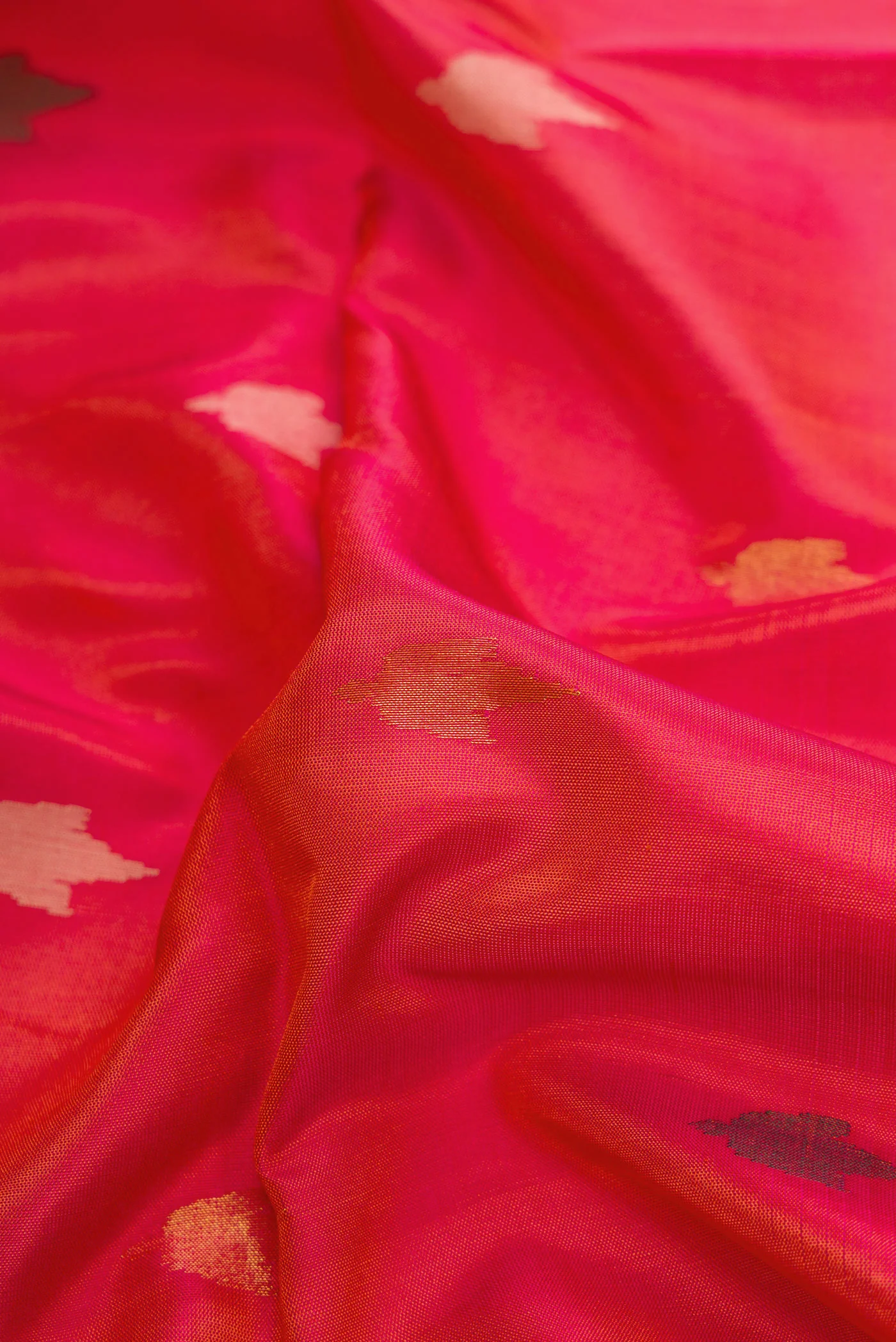 Pink with Orange Color Uppada Silk Saree - Image 2
