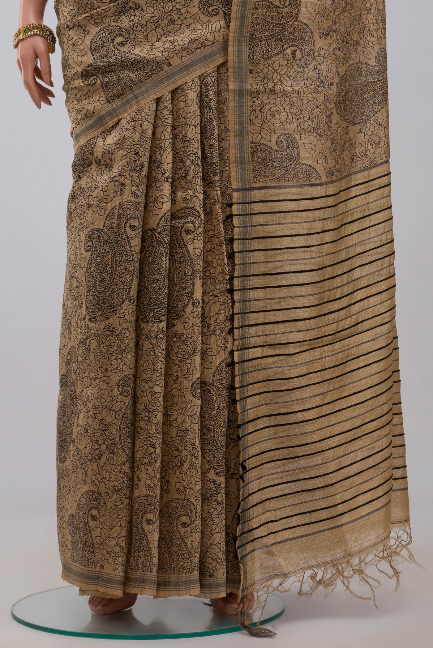 Beige Tussar Silk Saree - Image 3