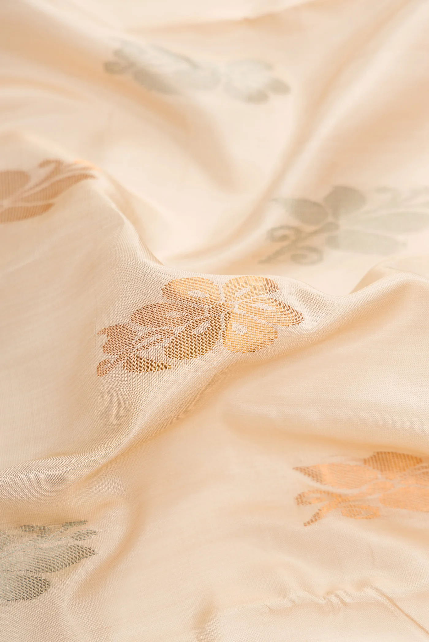 Cream Uppada Silk Saree - Image 2