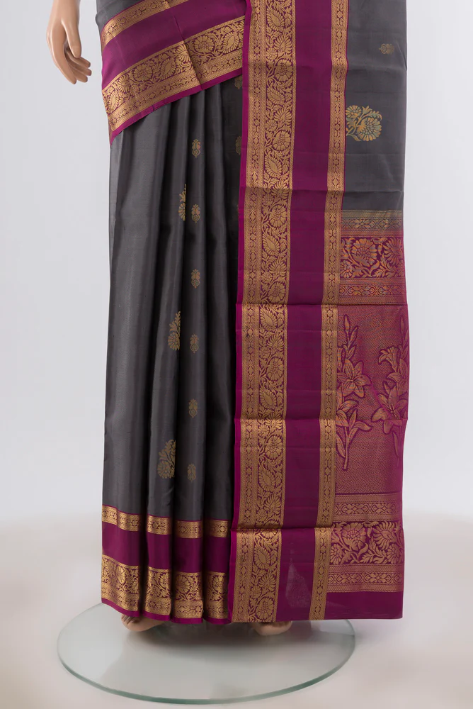 Davys Grey Dual Tone Kanjivaram Silk Saree - Image 3
