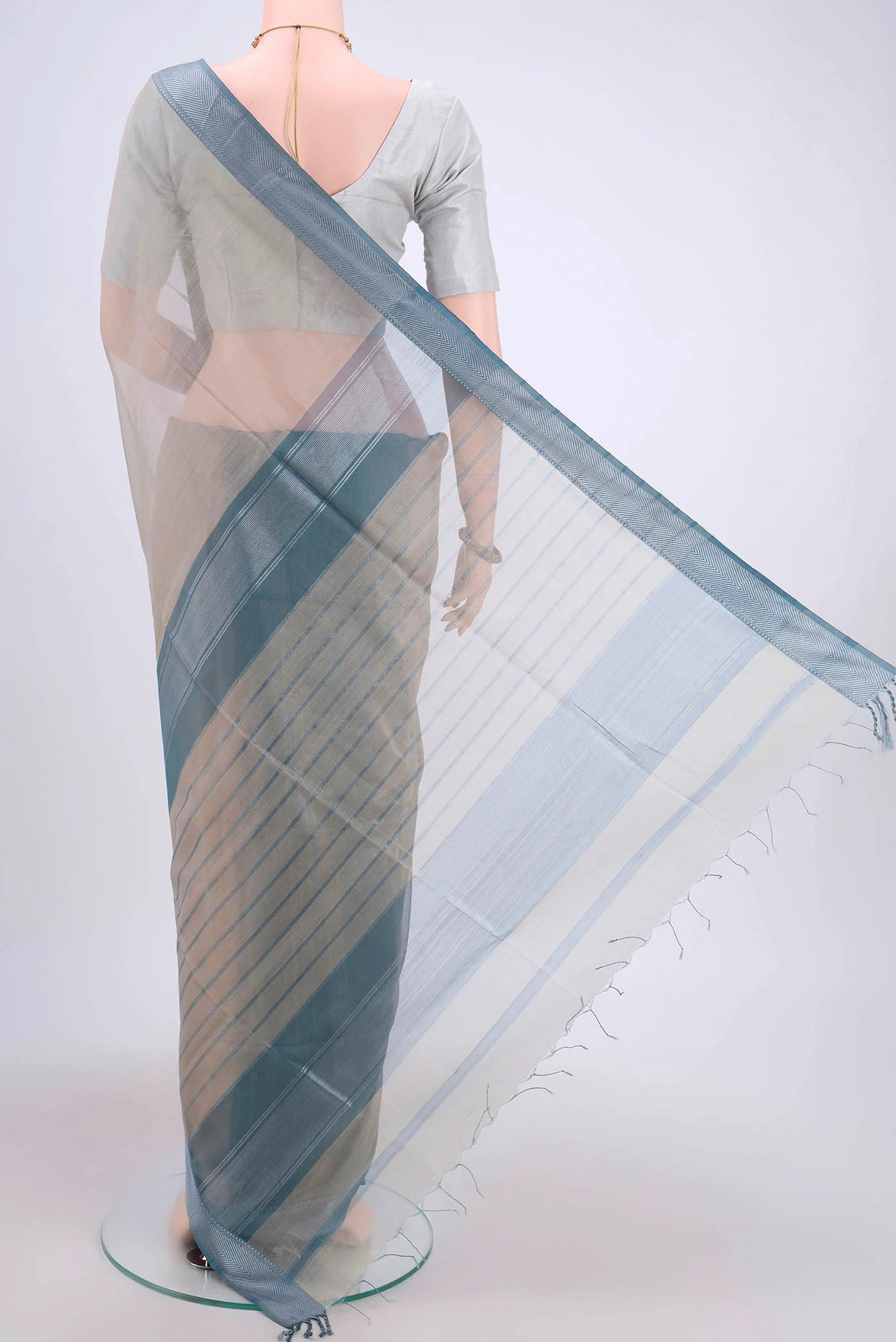 Davys Grey Maheshwari Silk Cotton Saree - Image 3