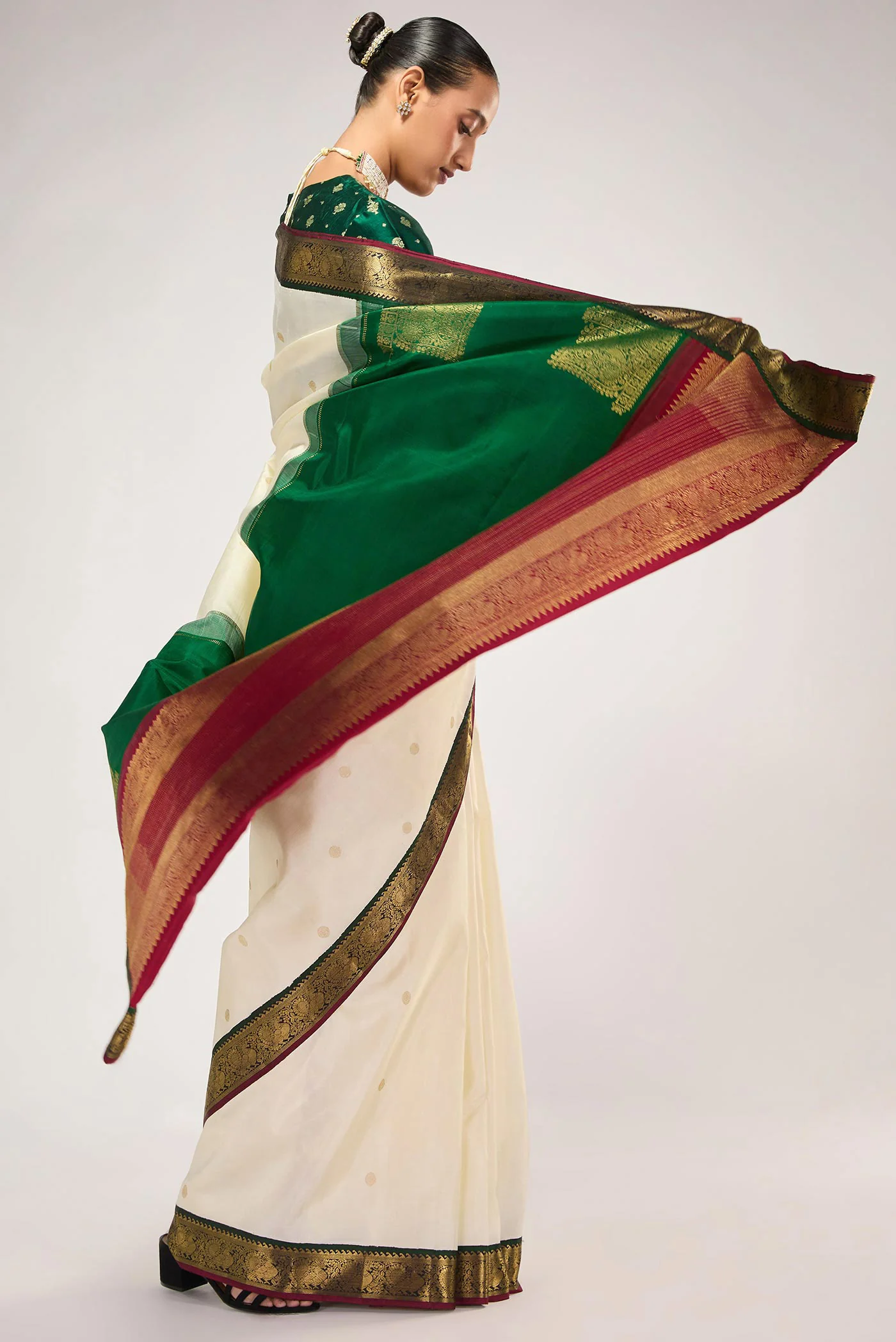 Dvisha- Pure Silk Pure Zari Off White Kanchipuram Saree - Image 6