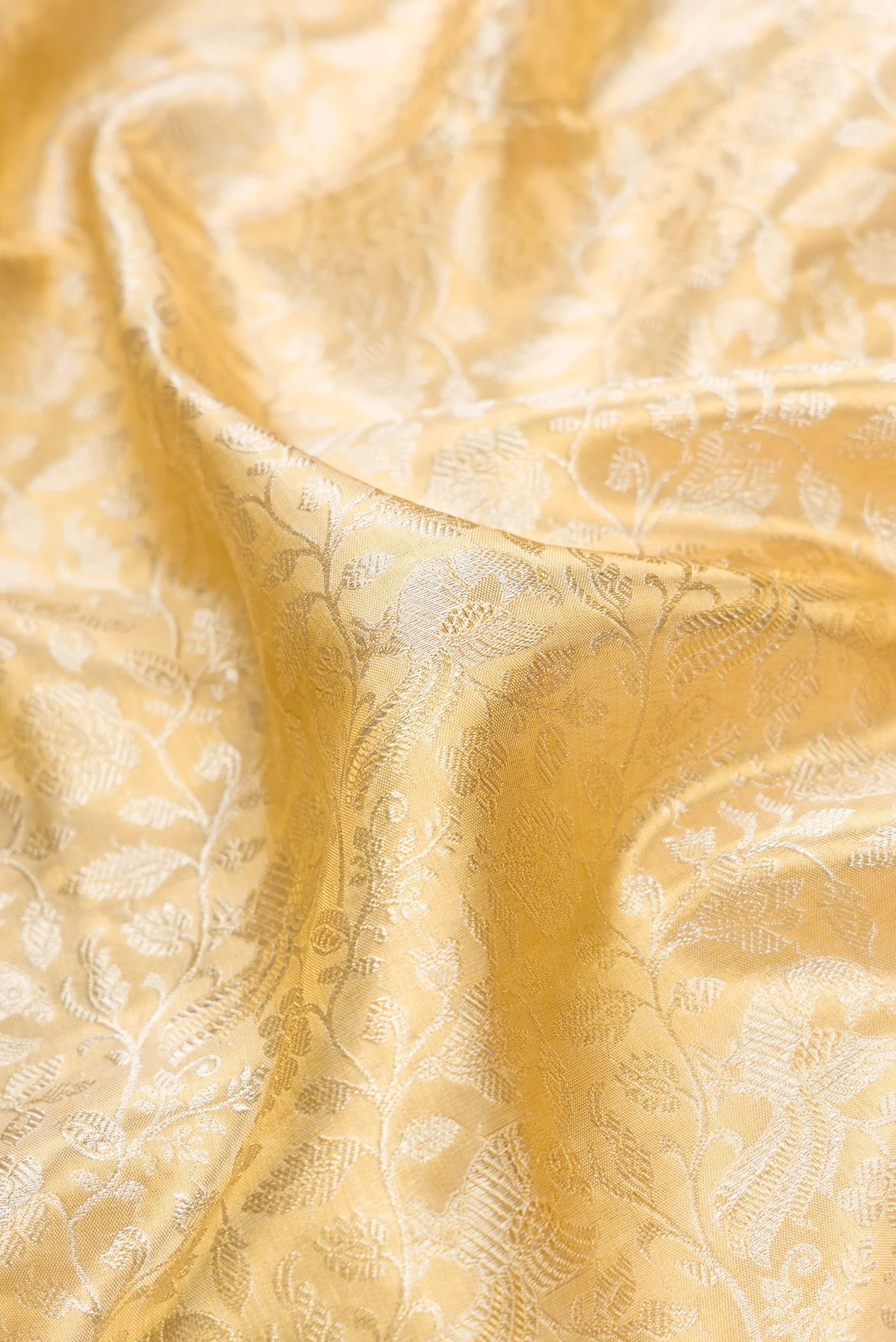 Gold Kanchipuram Tissue Silk Saree - Image 2