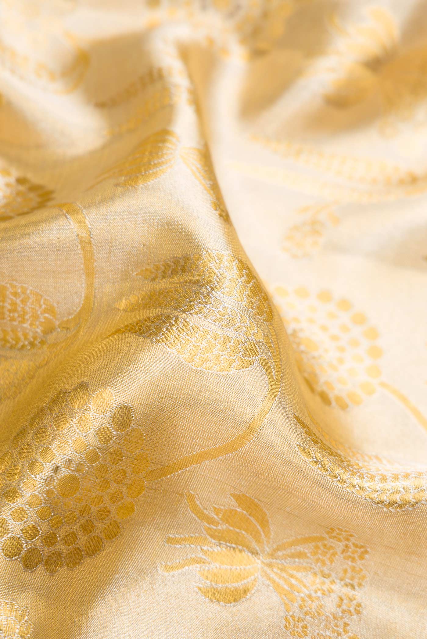 Gold Dual Tone Kanjivaram Tissue Silk Saree - Image 2