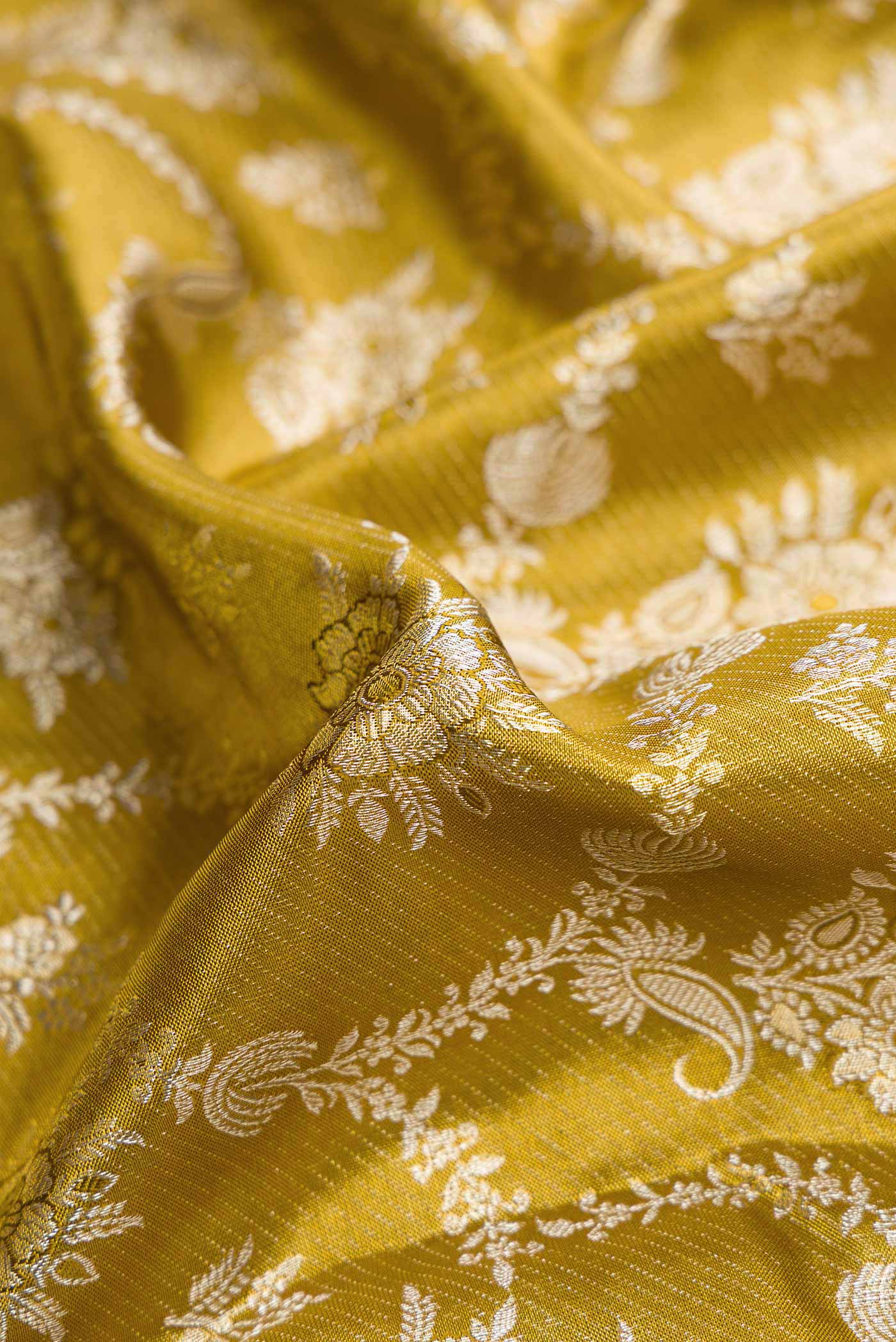 Golden Dual Tone Kanjivaram Tissue Silk Saree - Image 2