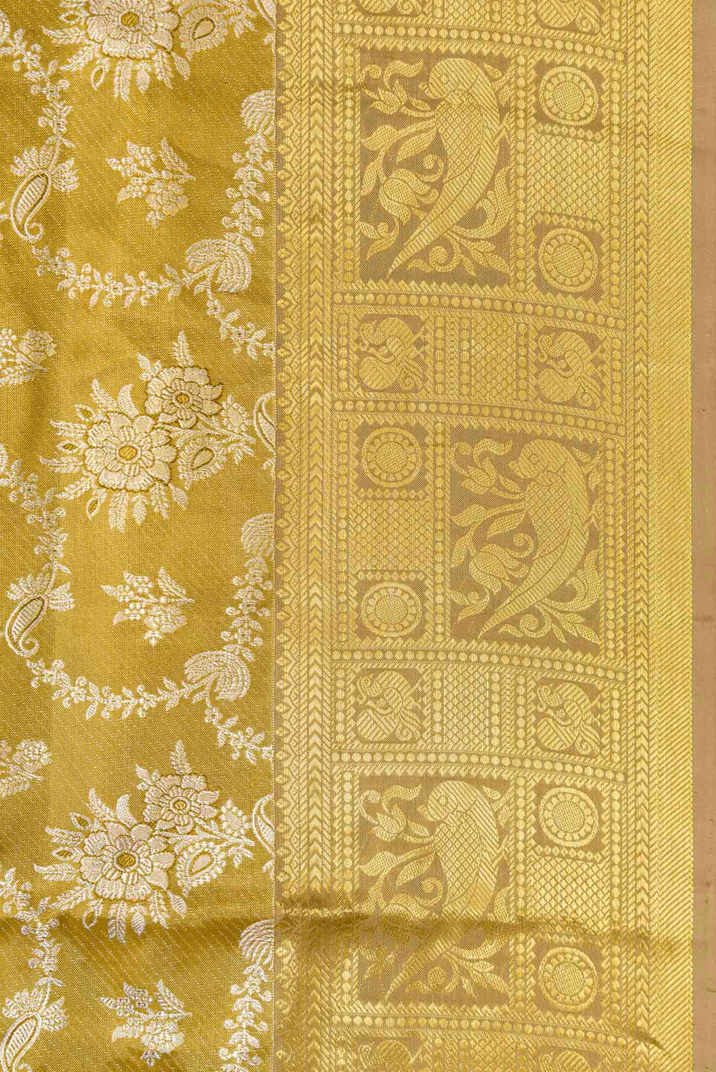 Golden Dual Tone Kanjivaram Tissue Silk Saree - Image 3