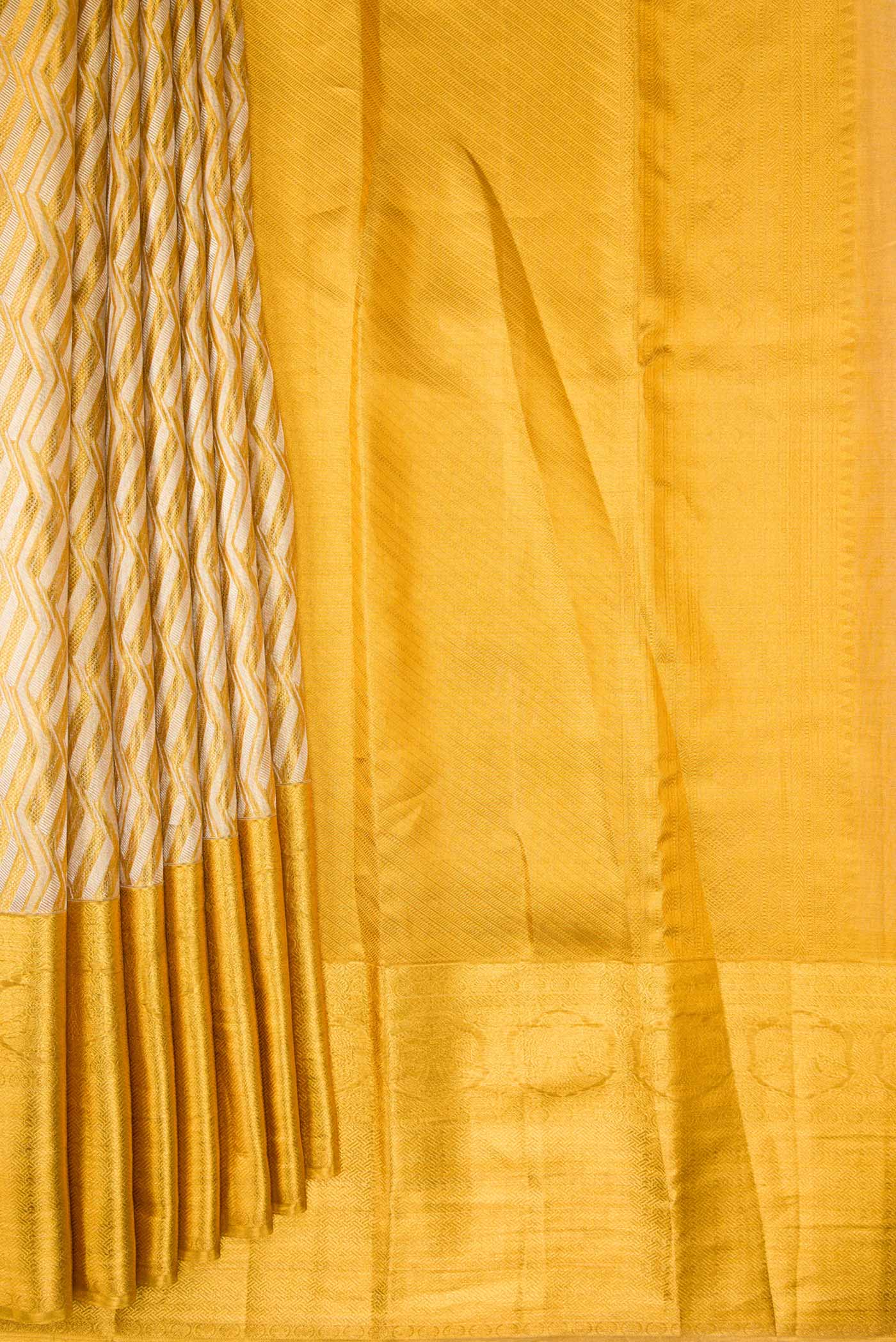 Gold Dual Tone Kanjivaram Tissue Silk Saree - Image 4