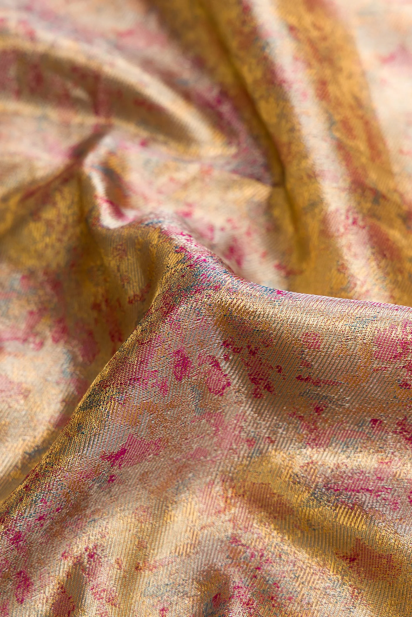 Gold with Pink Color Kanjivaram Tissue Silk Saree - Image 2